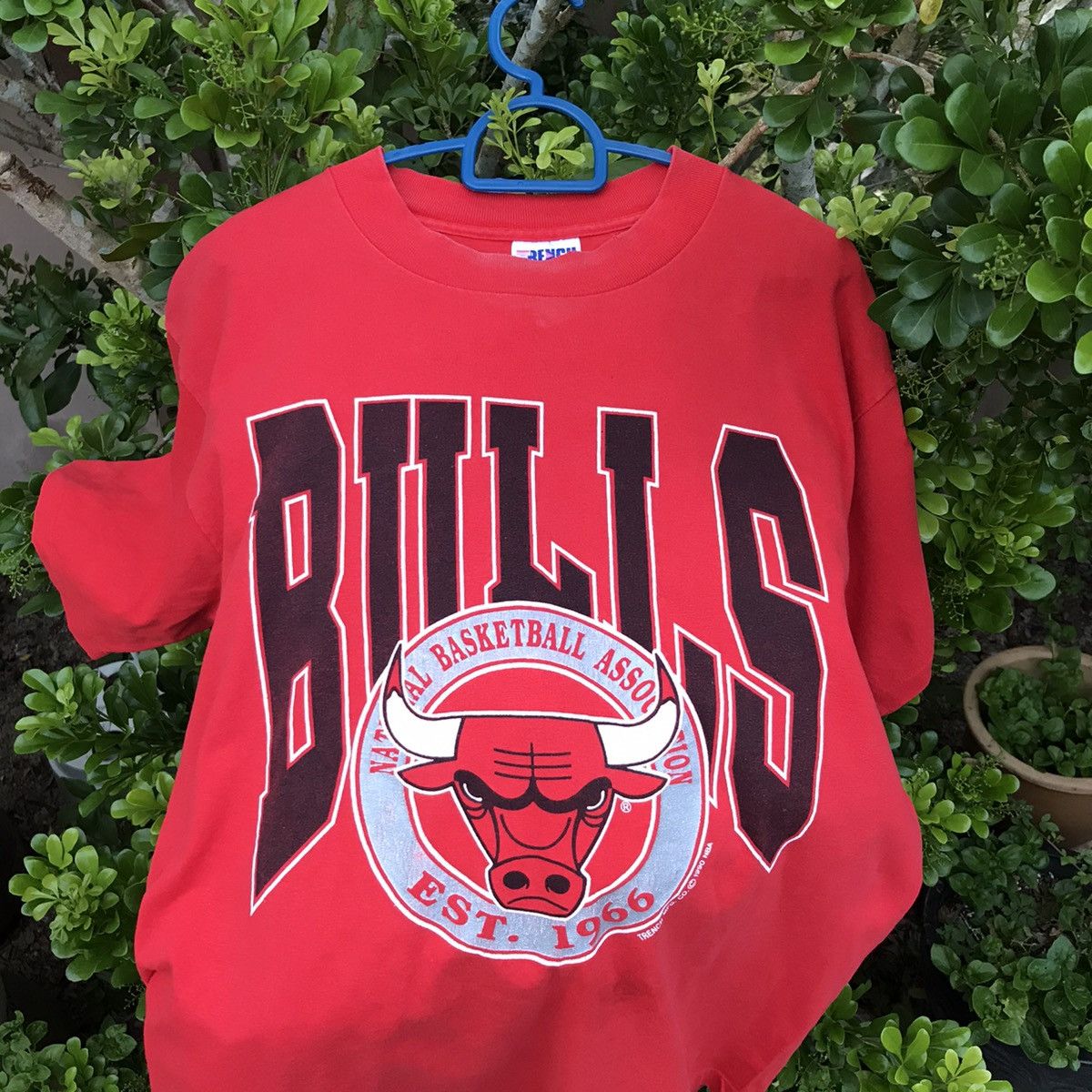 NBA Vintage 1990 Chicago Bulls Tshirt Short Sleeves Trench Tag Size US L / EU 52-54 / 3 - 1 Thumbnail