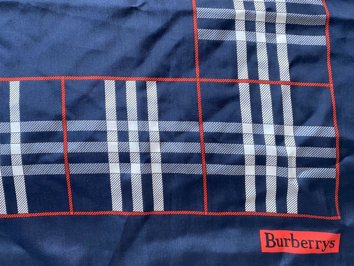 Burberry Vintage Navy Silk Check Nova Big Scarf Size ONE SIZE - 4 Thumbnail