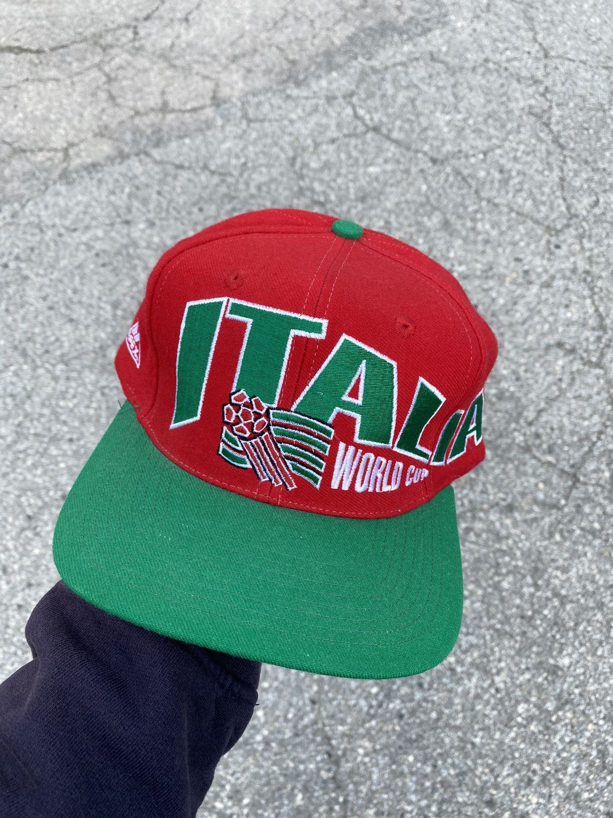 Vintage Vintage 1994 Italy World Cup Apex One Hat Size ONE SIZE - 1 Thumbnail