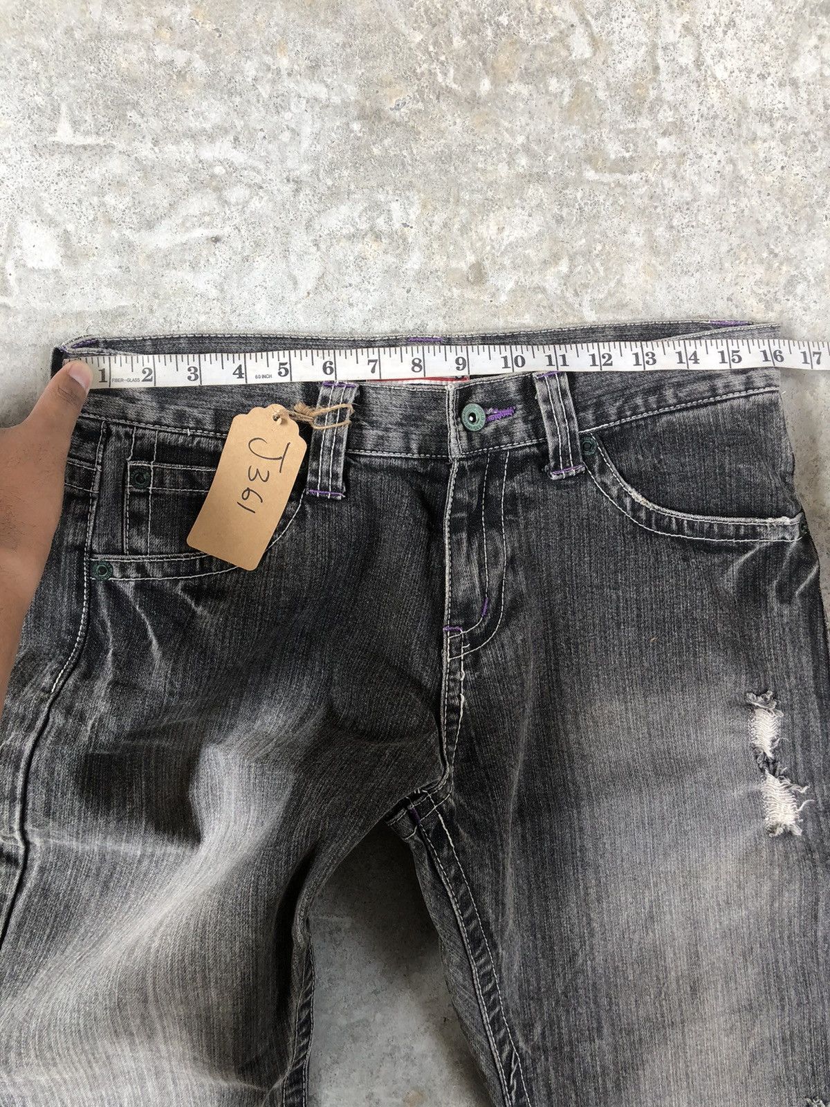 Japanese Brand Japanese Daily Topics Spellout Distressed Jeans Straight Cut Size US 32 / EU 48 - 15 Thumbnail