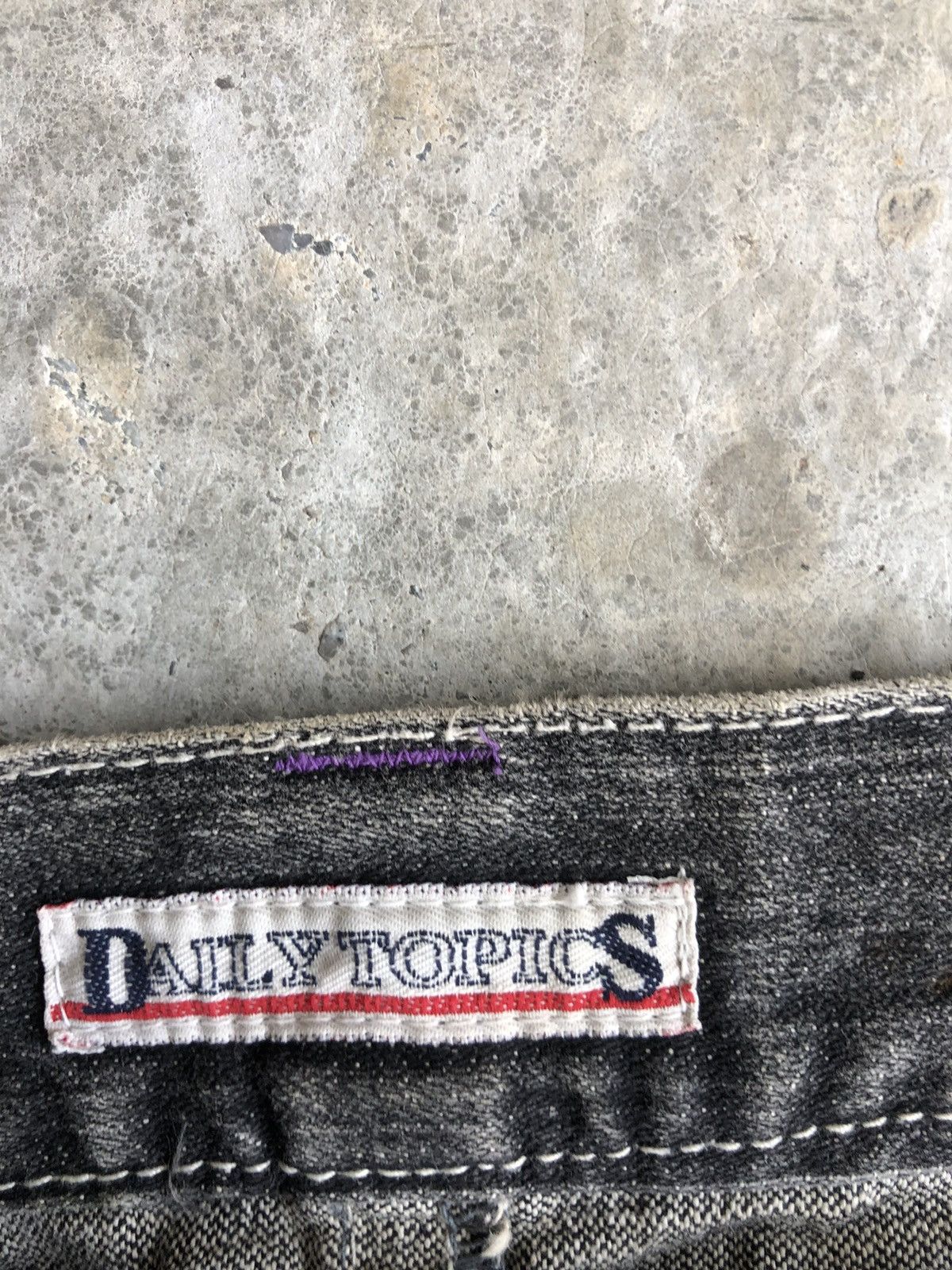 Japanese Brand Japanese Daily Topics Spellout Distressed Jeans Straight Cut Size US 32 / EU 48 - 14 Thumbnail