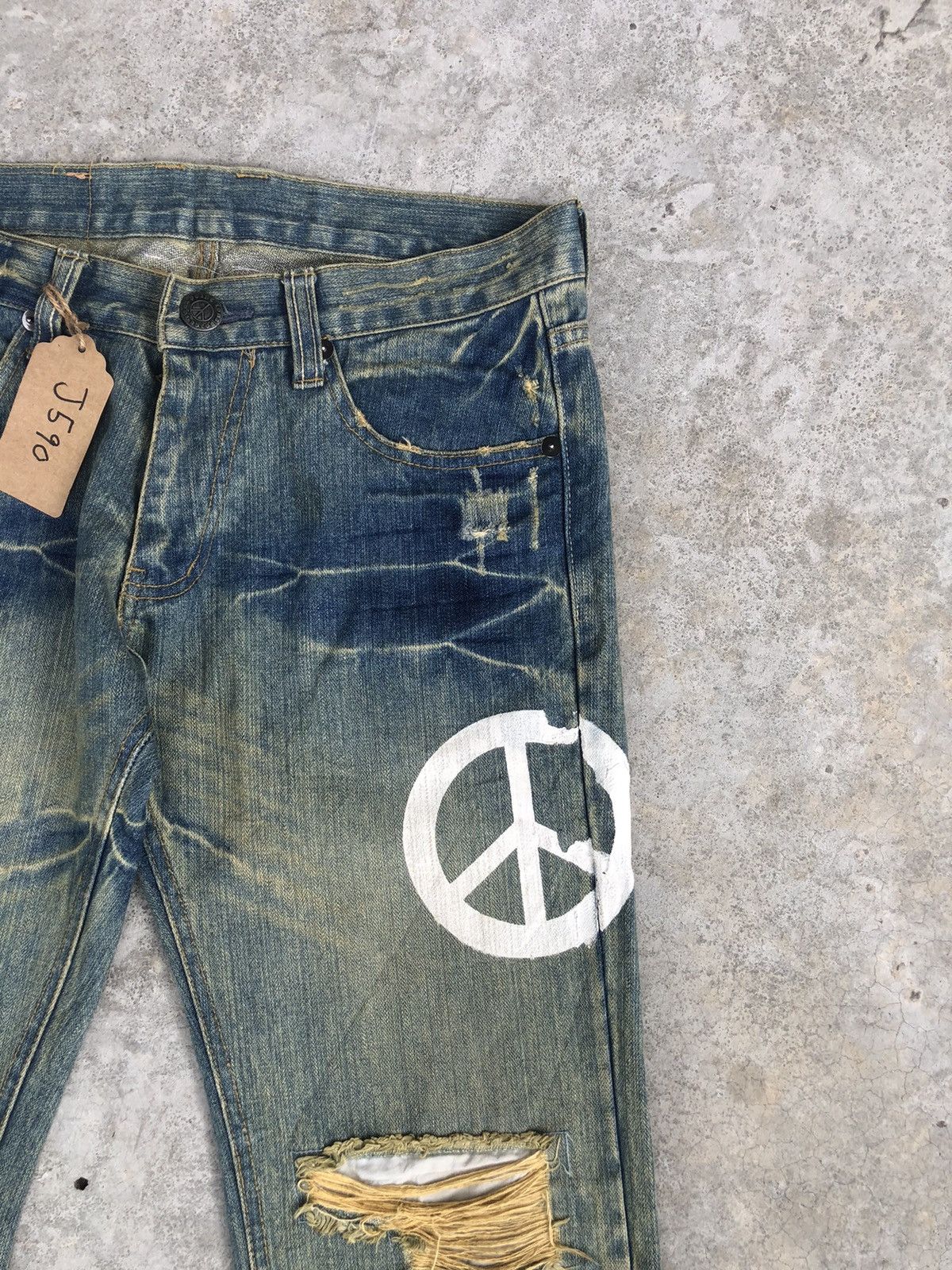 Japanese Brand Japanese Loma Mud Wash Distressed Jeans Spellout Punk Style Size US 32 / EU 48 - 7 Thumbnail