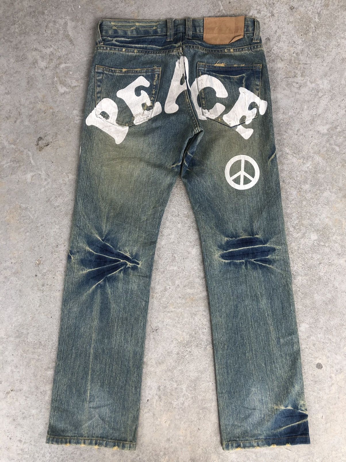 Japanese Brand Japanese Loma Mud Wash Distressed Jeans Spellout Punk Style Size US 32 / EU 48 - 3 Thumbnail
