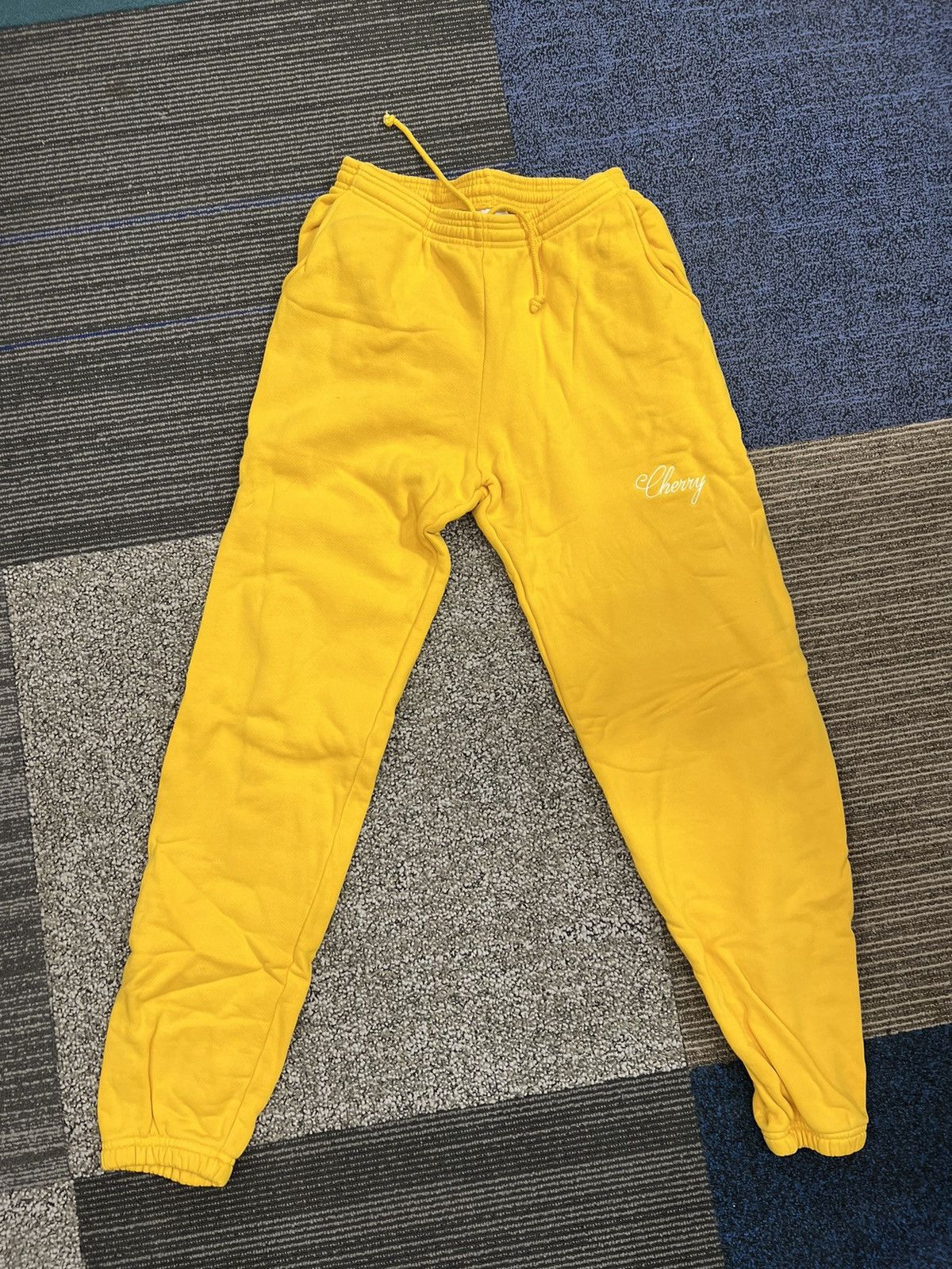 Cherry LA Cherry LA Sweatpants Size US 32 / EU 48 - 1 Thumbnail