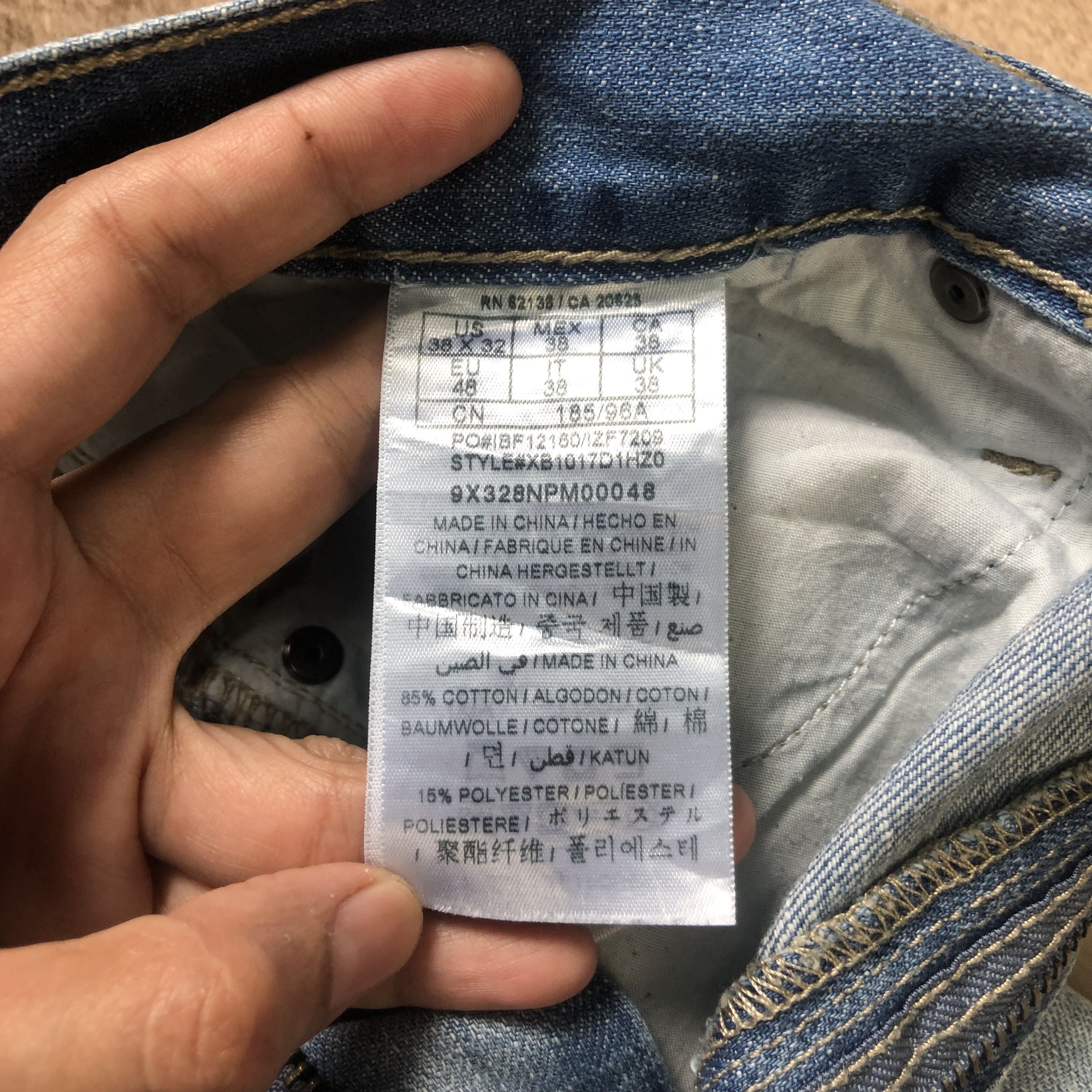 Guess GUESS SLIM STRAIGHT LIGHT WASH DENIM PANTS #6778-86 Size US 39 - 12 Thumbnail