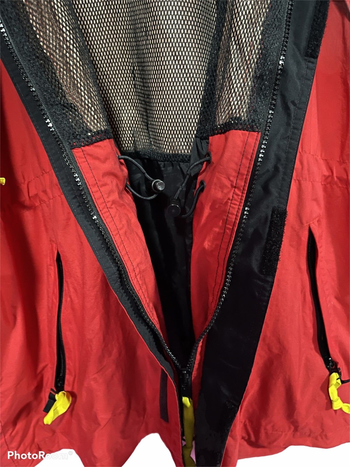 Marlboro VINTAGE MARLBORO 90s RED JACKET HOODED TAIWAN Size US XL / EU 56 / 4 - 7 Thumbnail