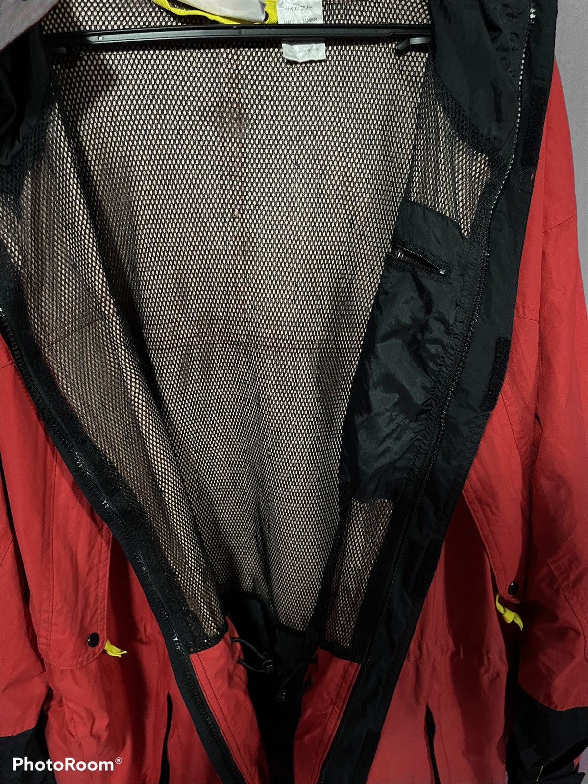 Marlboro VINTAGE MARLBORO 90s RED JACKET HOODED TAIWAN Size US XL / EU 56 / 4 - 6 Thumbnail