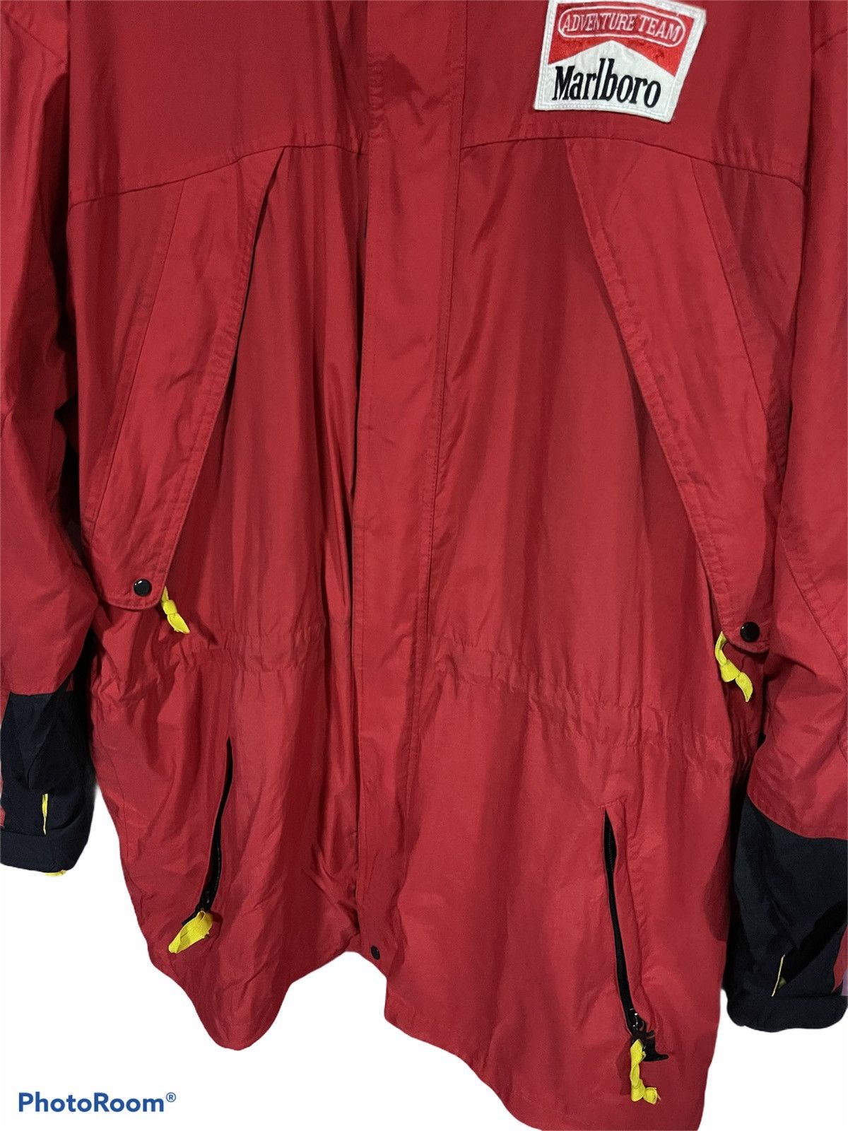 Marlboro VINTAGE MARLBORO 90s RED JACKET HOODED TAIWAN Size US XL / EU 56 / 4 - 5 Thumbnail