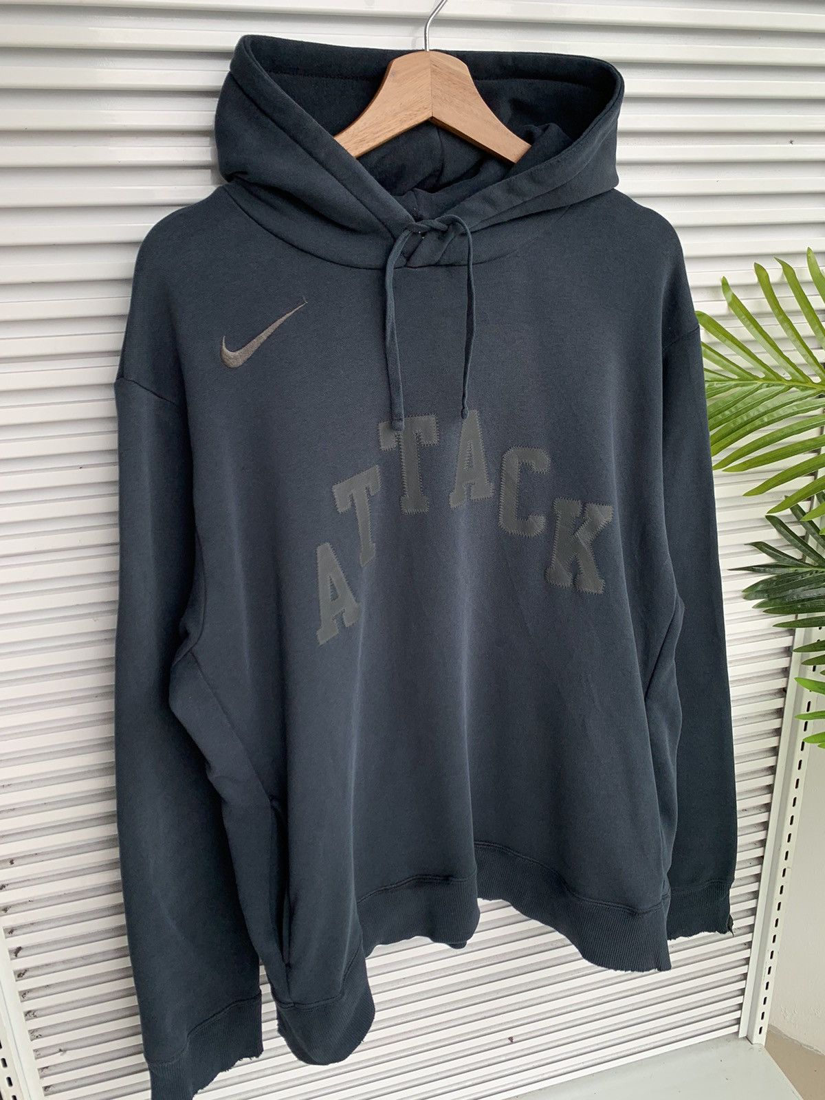 Nike Vintage Y2K Distressed Nike Attack! Pullover Hoodie Size US XL / EU 56 / 4 - 2 Thumbnail
