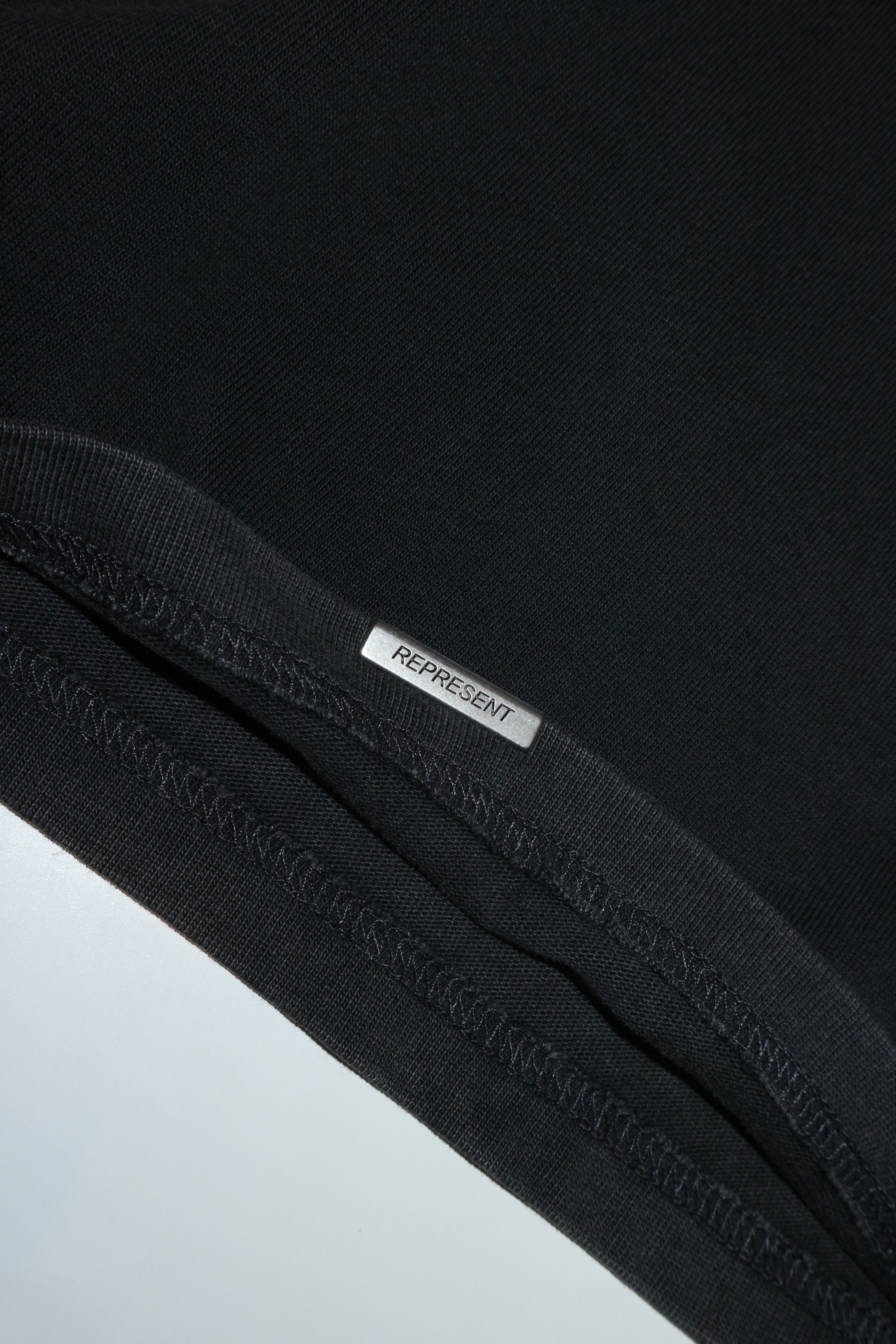 Represent Clo. *Brand new* Hell raiser t-shirt Size US L / EU 52-54 / 3 - 9 Thumbnail