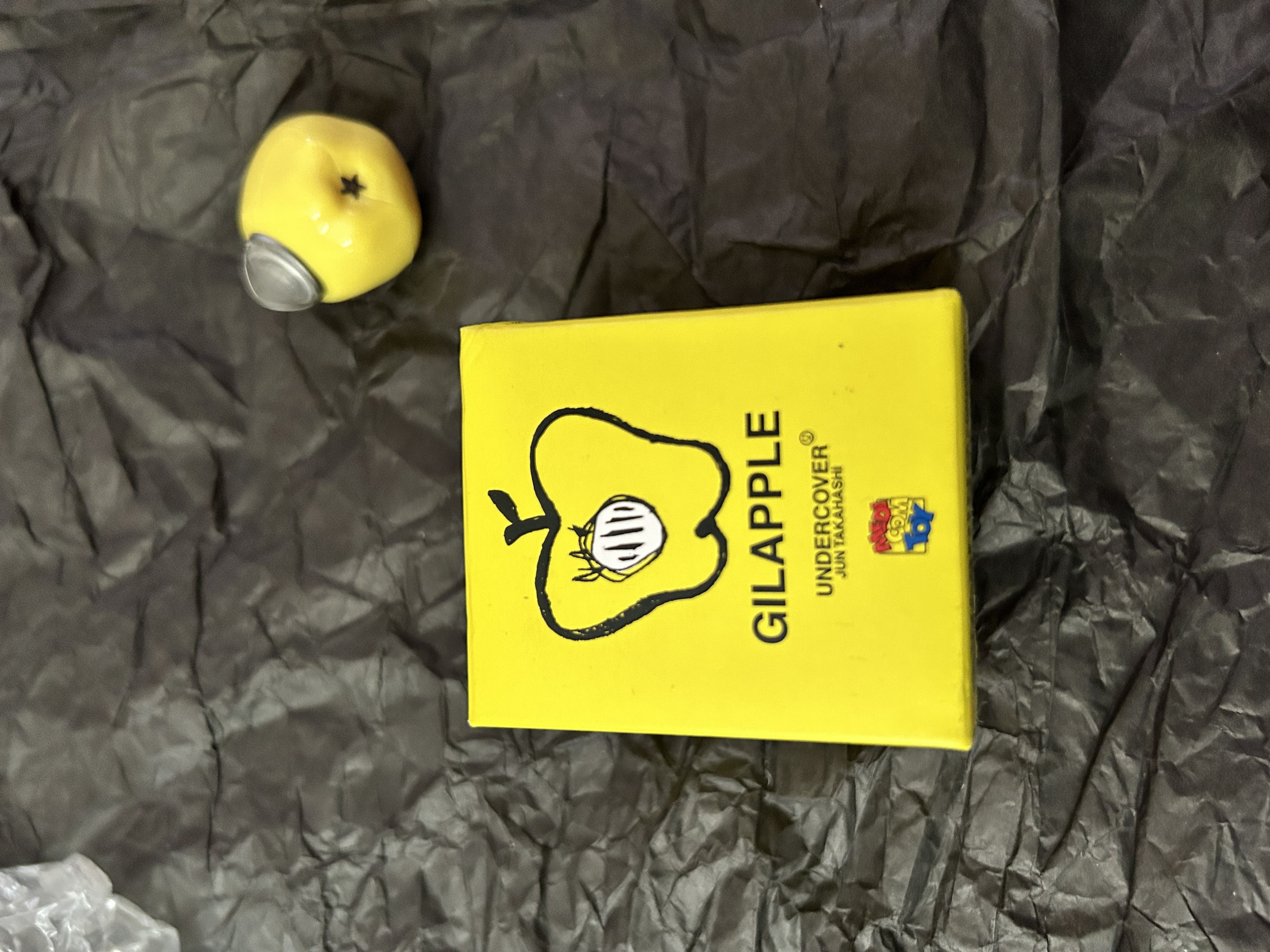 Undercover medicom Toy Gilapple Light Keychain (Yellow) Size ONE SIZE - 4 Thumbnail