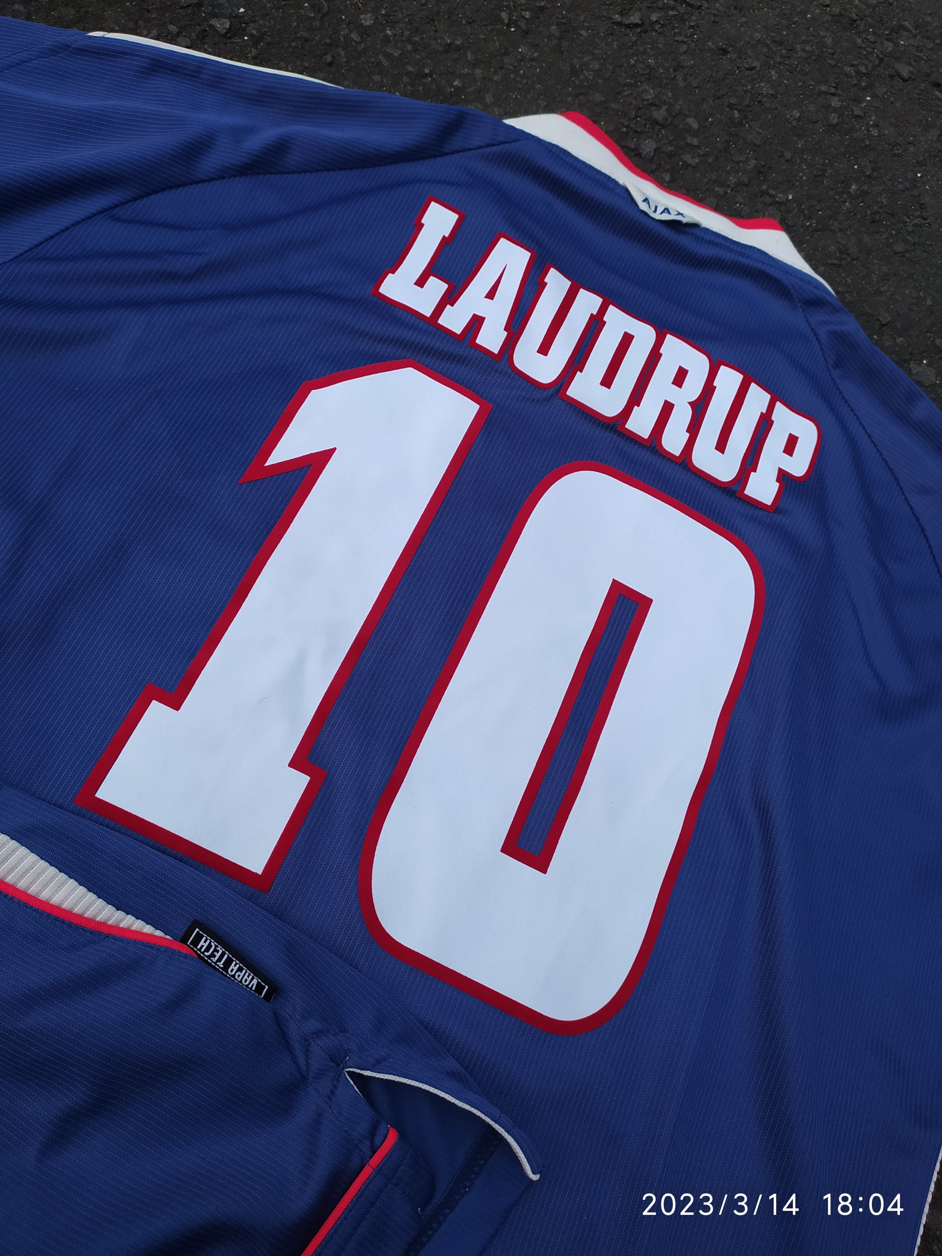 image of ajax 10 Laudrup X Umbro Soccer Jersey 1999/2000 in Blue, Men's (Size Large)