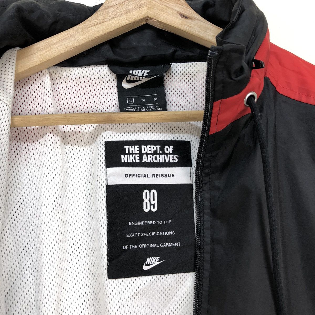 Nike Vintage Nike Colourful Awesome Jacket Size US XL / EU 56 / 4 - 8 Thumbnail