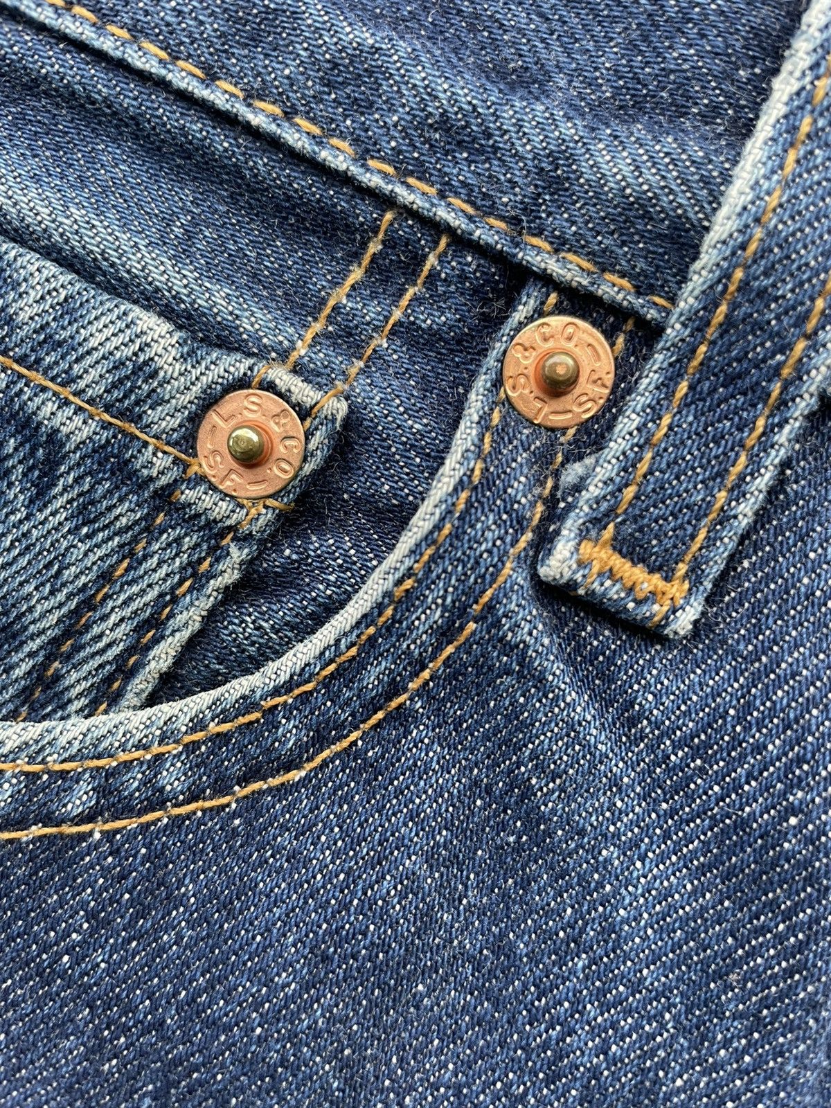 Levi's Vintage Levis 501 2000 USA Faded Wash Denim Size US 33 - 17 Thumbnail