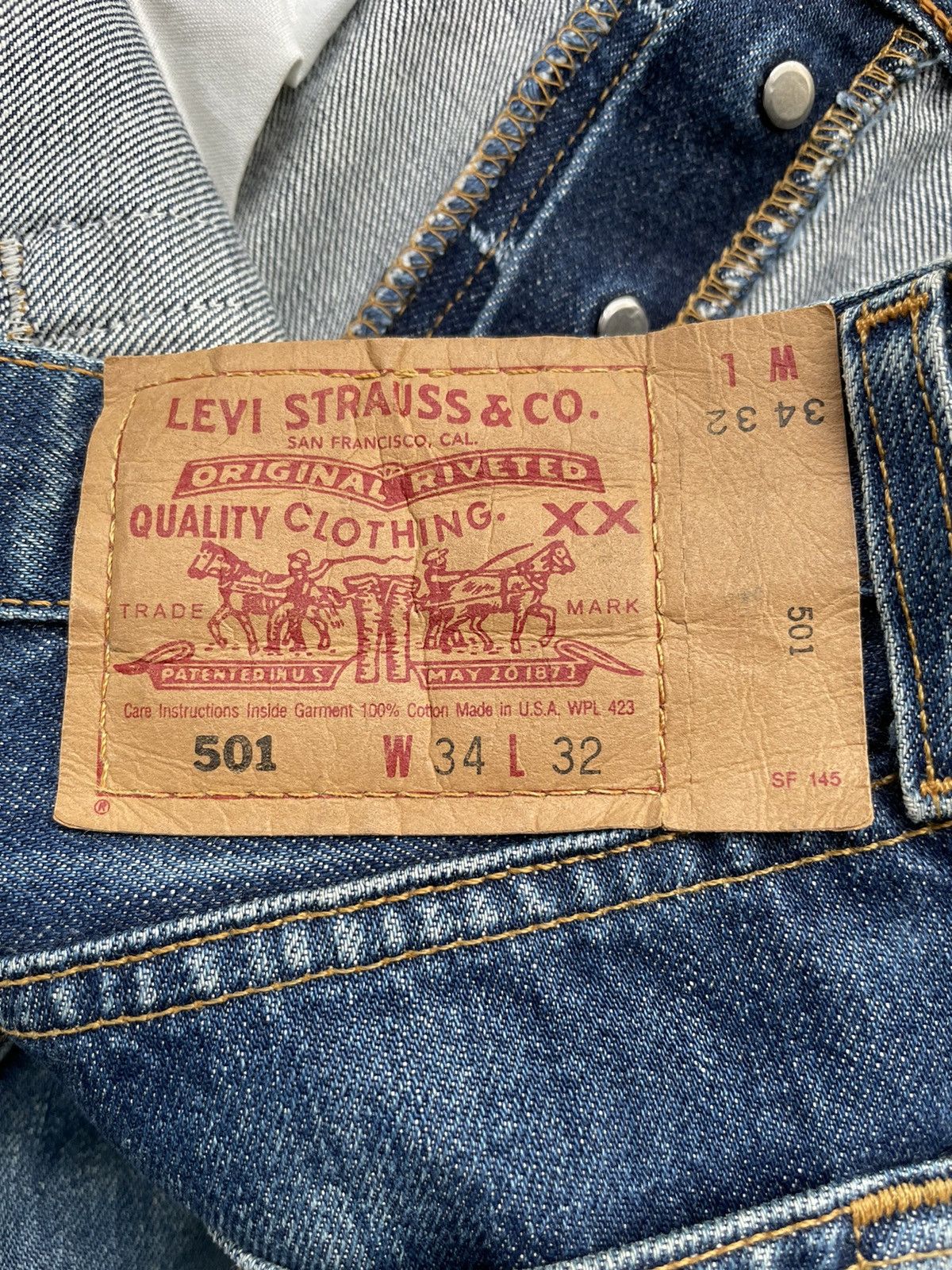 Levi's Vintage Levis 501 2000 USA Faded Wash Denim Size US 33 - 11 Thumbnail
