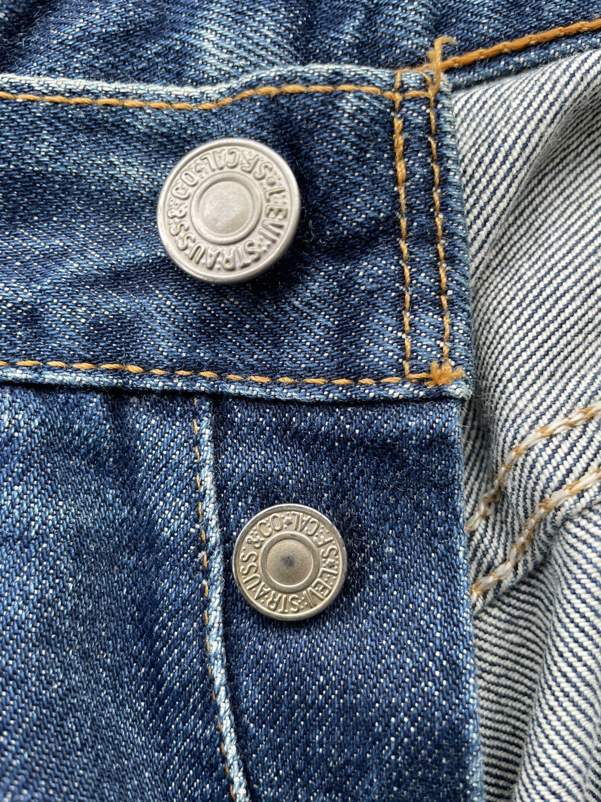 Levi's Vintage Levis 501 2000 USA Faded Wash Denim Size US 33 - 18 Thumbnail
