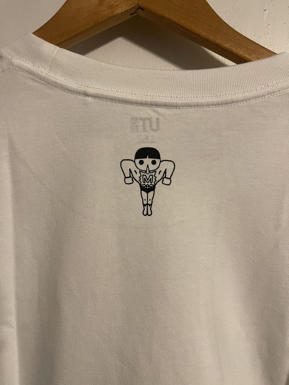 Uniqlo Uniqlo Gwashi Tee NWT Size US XL / EU 56 / 4 - 4 Thumbnail