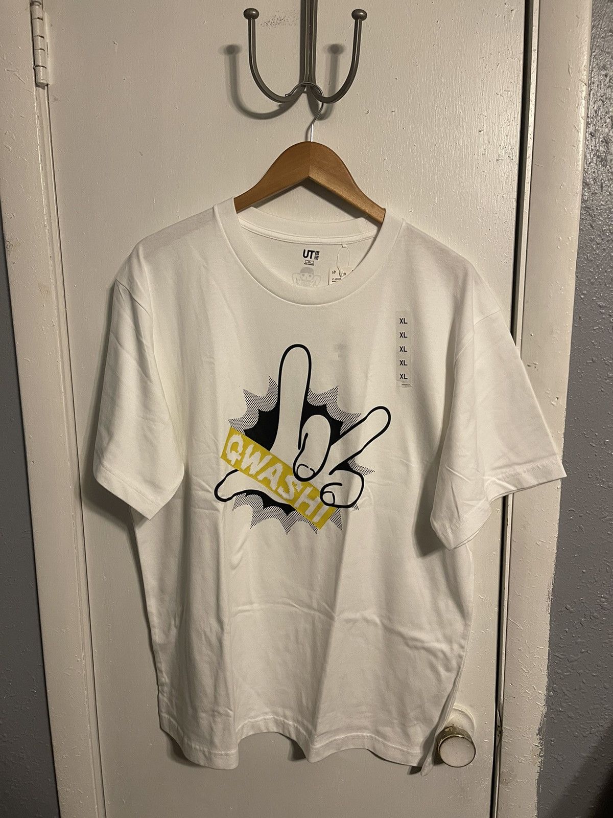 Uniqlo Uniqlo Gwashi Tee NWT Size US XL / EU 56 / 4 - 1 Thumbnail