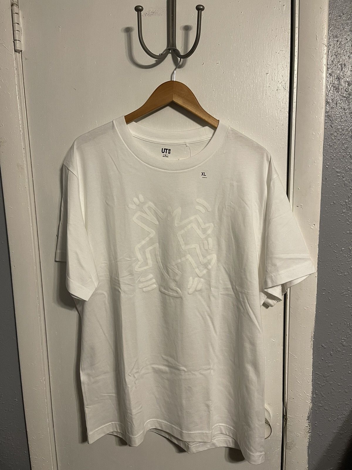 Uniqlo NWT Uniqlo x Keith Haring Dog Tee Size US XL / EU 56 / 4 - 1 Thumbnail