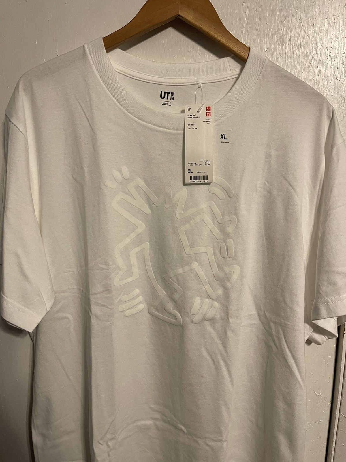 Uniqlo NWT Uniqlo x Keith Haring Dog Tee Size US XL / EU 56 / 4 - 2 Thumbnail