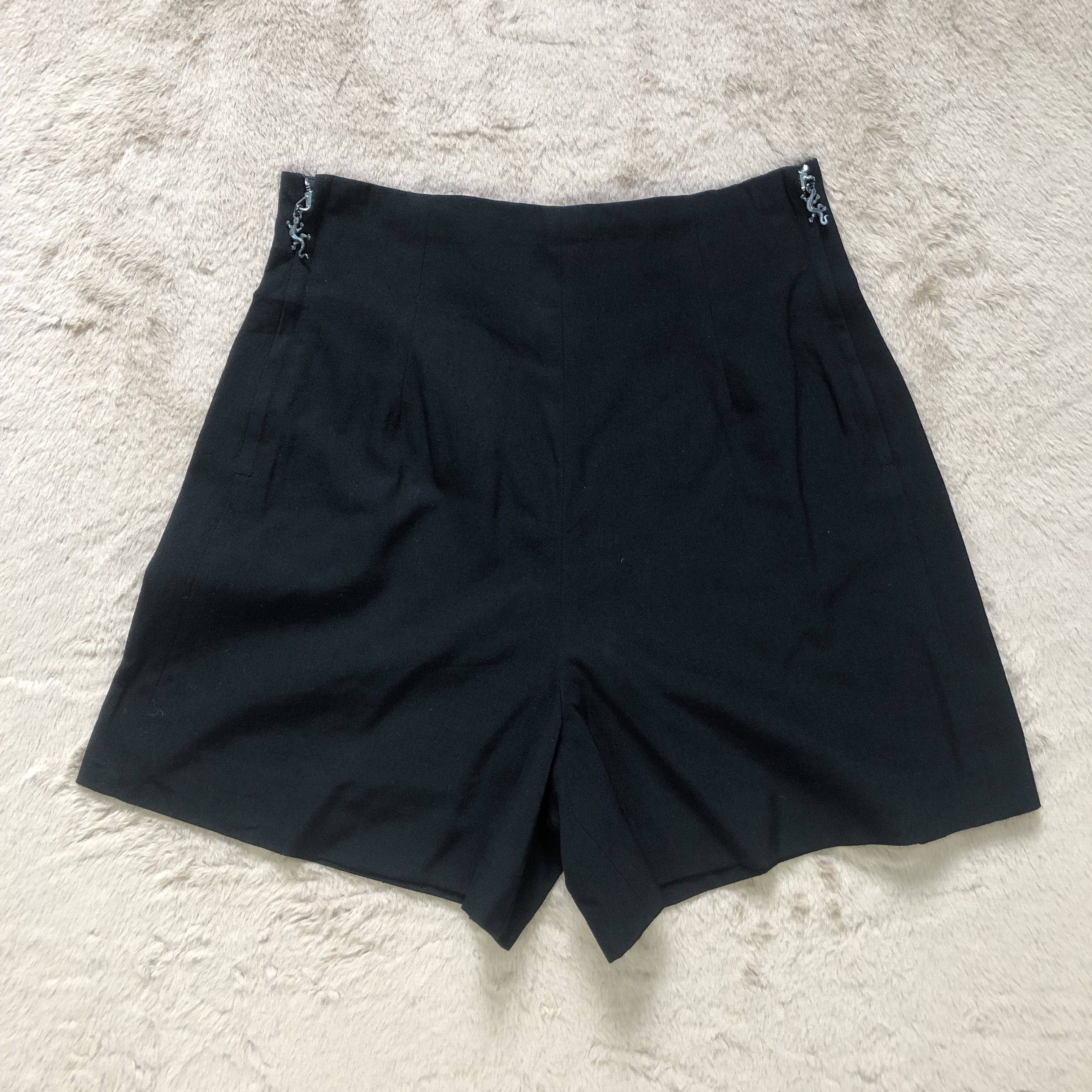 image of Agnes B Paris Shorts 6784-86 in Black, Women's (Size 25)