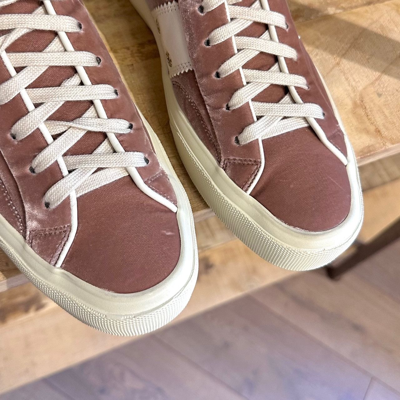 Tom Ford Tom Ford Pink Velvet Cambridge Low-top Sneakers Size US 8 / EU 41 - 11 Thumbnail