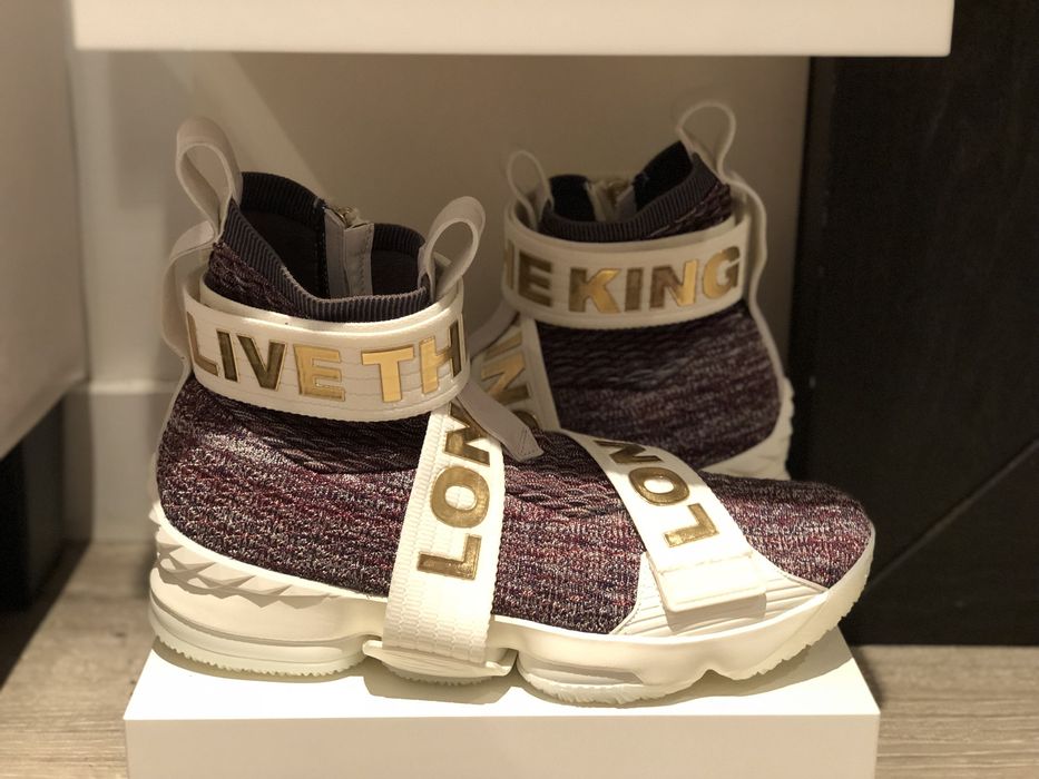 Lebron on sale soldier 11s