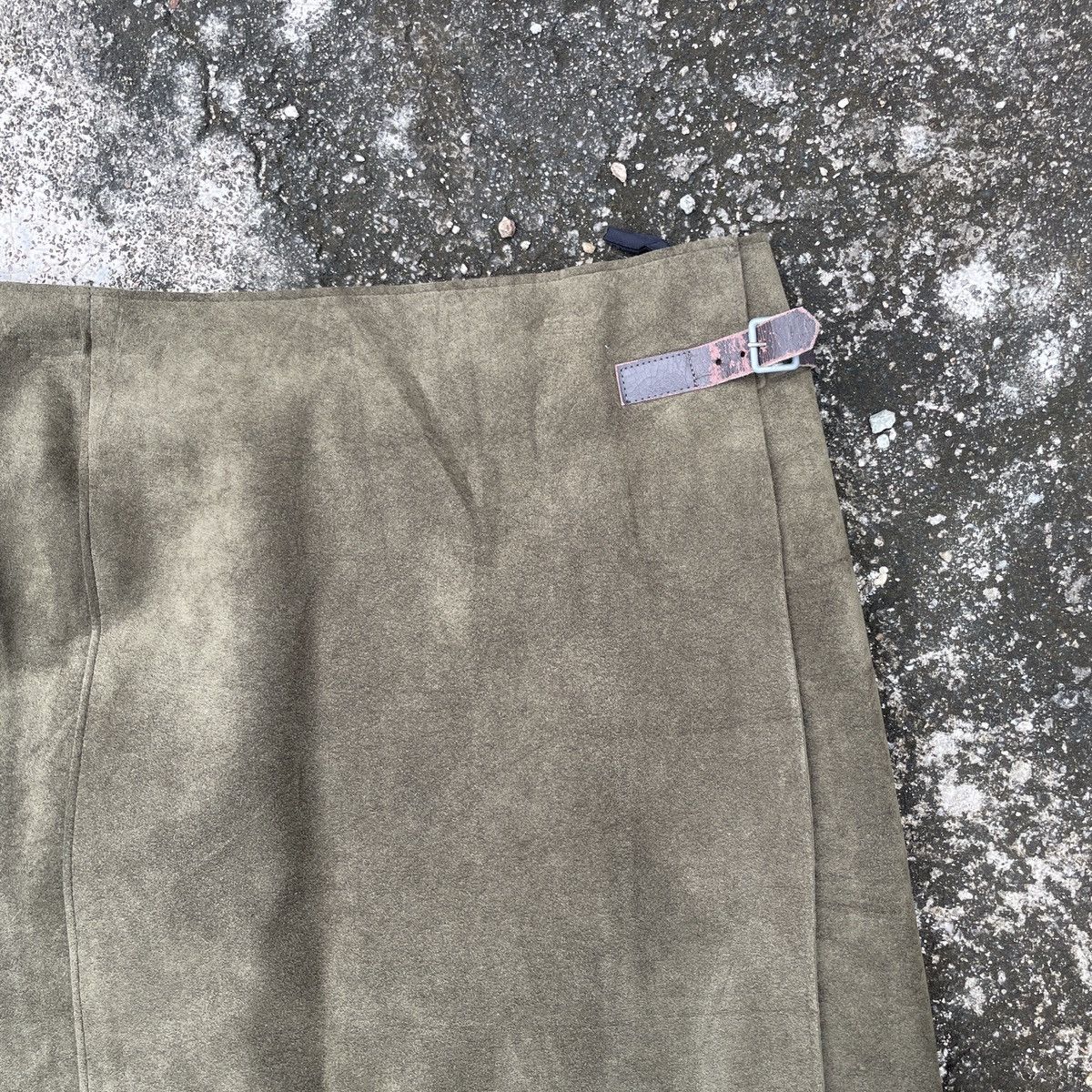 Japanese Brand Vintage Ined By Yohji Yamamoto Half Leather Skirt Size 28" / US 6 / IT 42 - 2 Thumbnail