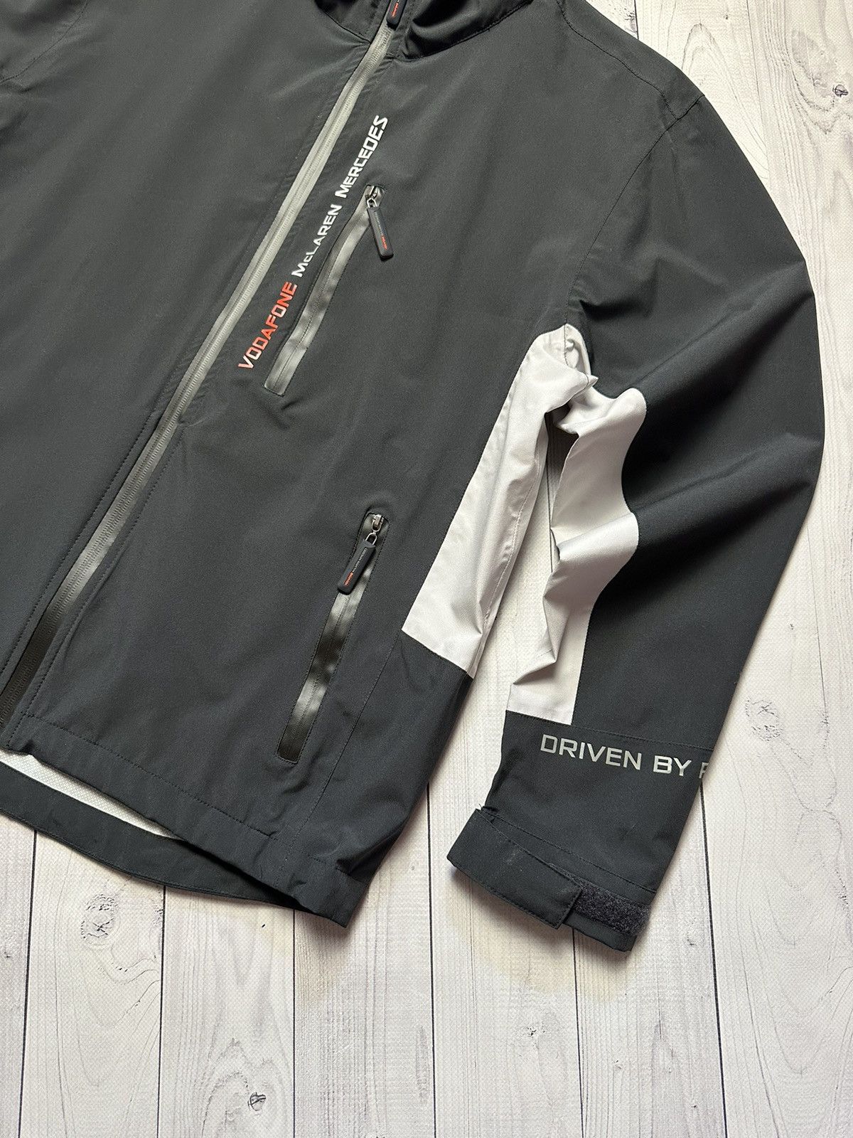 Mercedes-Benz × Vintage Vintage Mercedes McLaren Vodafone racing jacket size S Size US S / EU 44-46 / 1 - 2 Thumbnail
