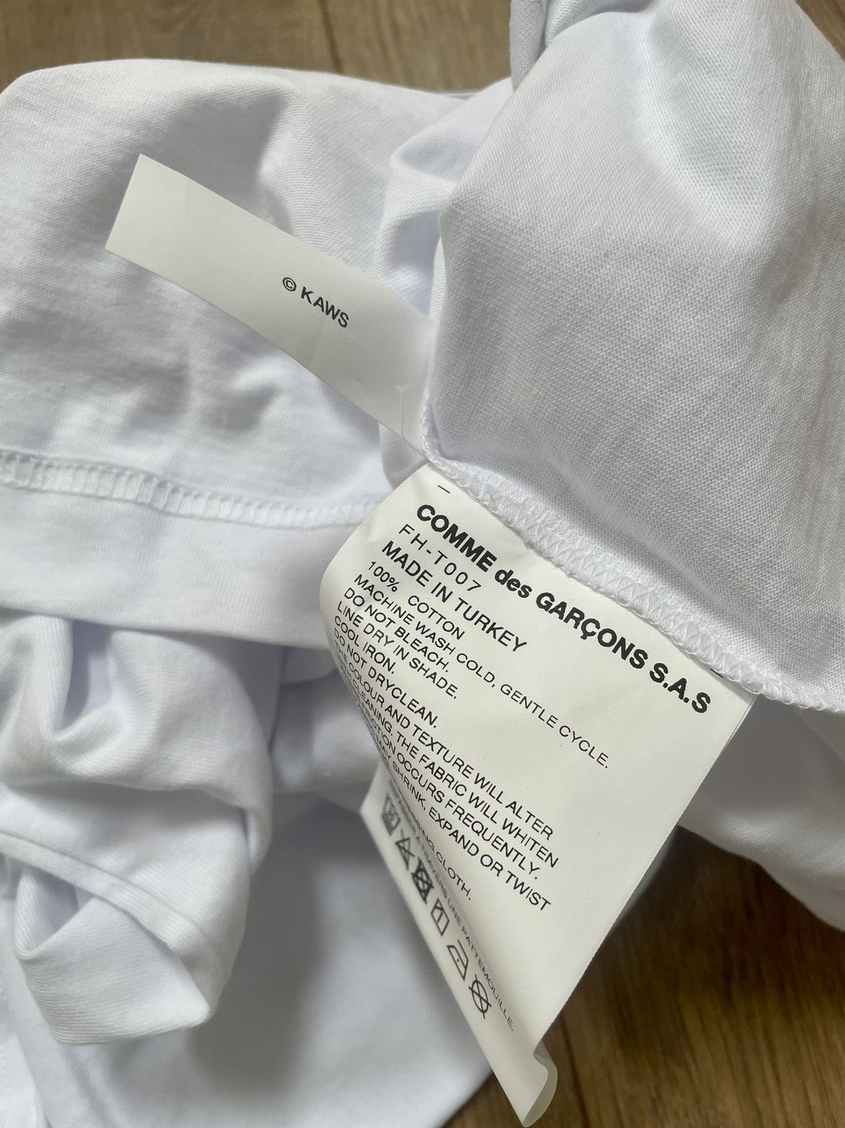 Comme des Garcons SHIRT CDG x KAWS Big Graphic Graffiti Celebration Text Logo Tee XL Size US XL / EU 56 / 4 - 9 Thumbnail