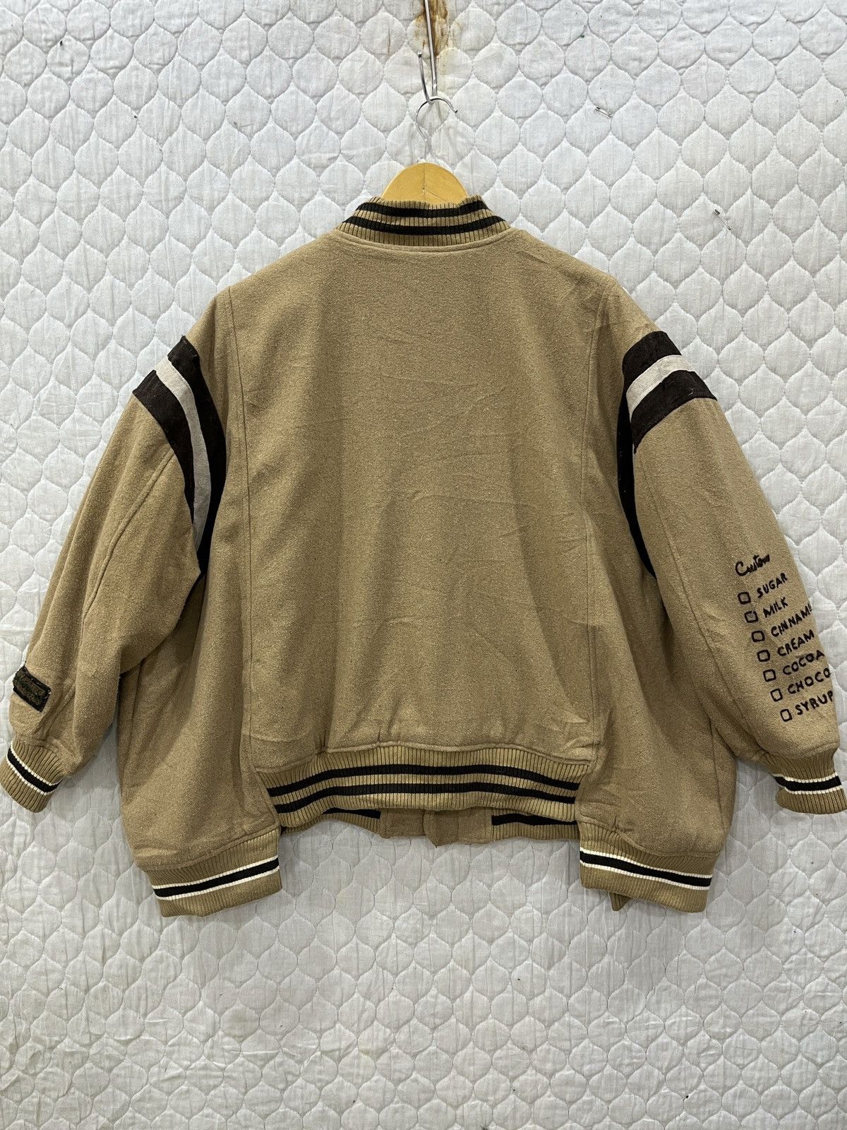 Japanese Brand 🔥🔥🔥STEALS RIVET & SURGE COFFEE VARSITY JACKET Size US XL / EU 56 / 4 - 4 Thumbnail