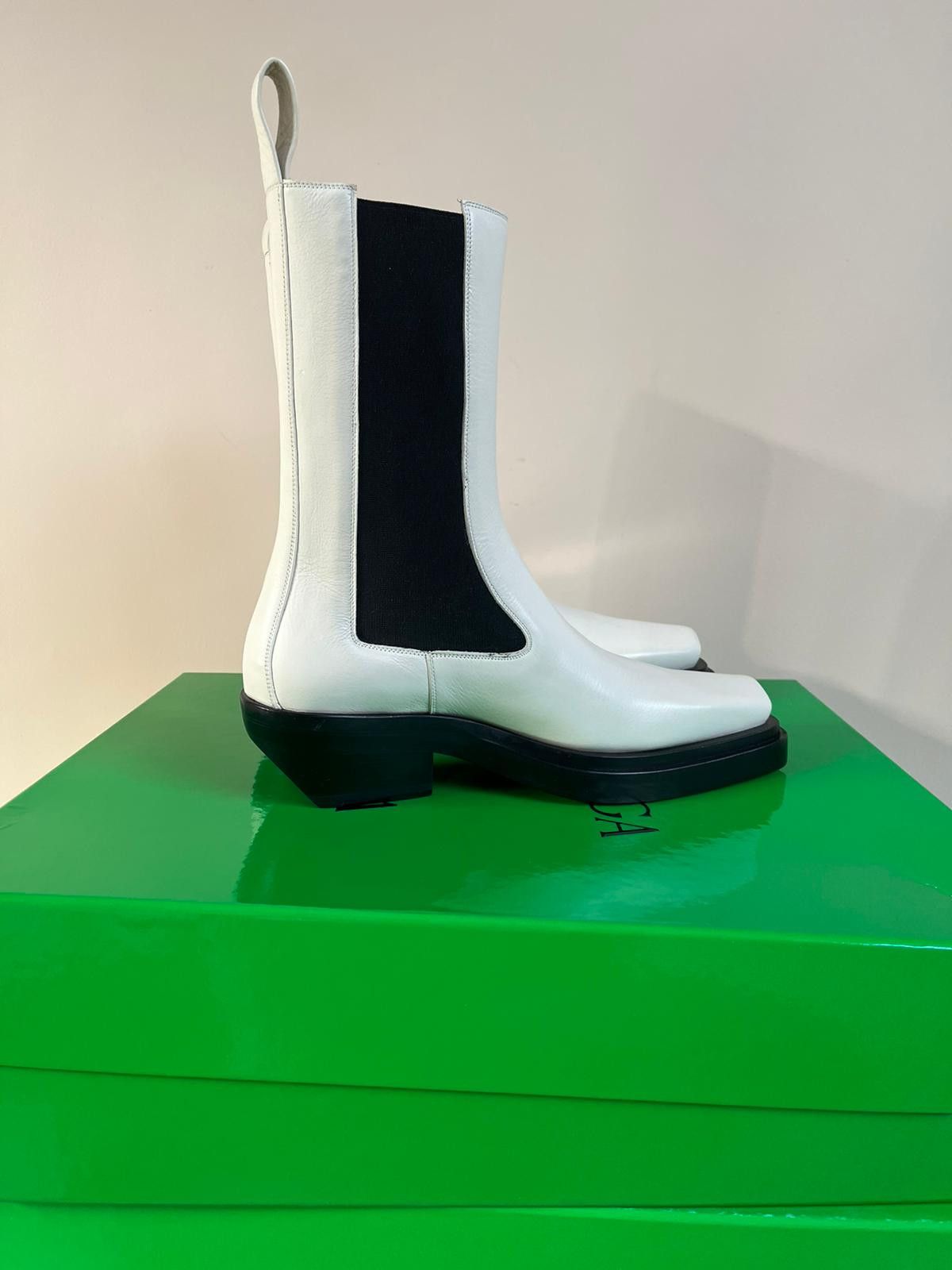 Bottega Veneta BV Lean Boot in Wax / White Size US 10 / EU 43 - 11 Thumbnail