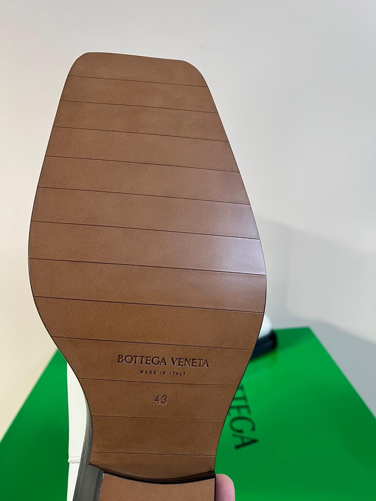 Bottega Veneta BV Lean Boot in Wax / White Size US 10 / EU 43 - 13 Thumbnail