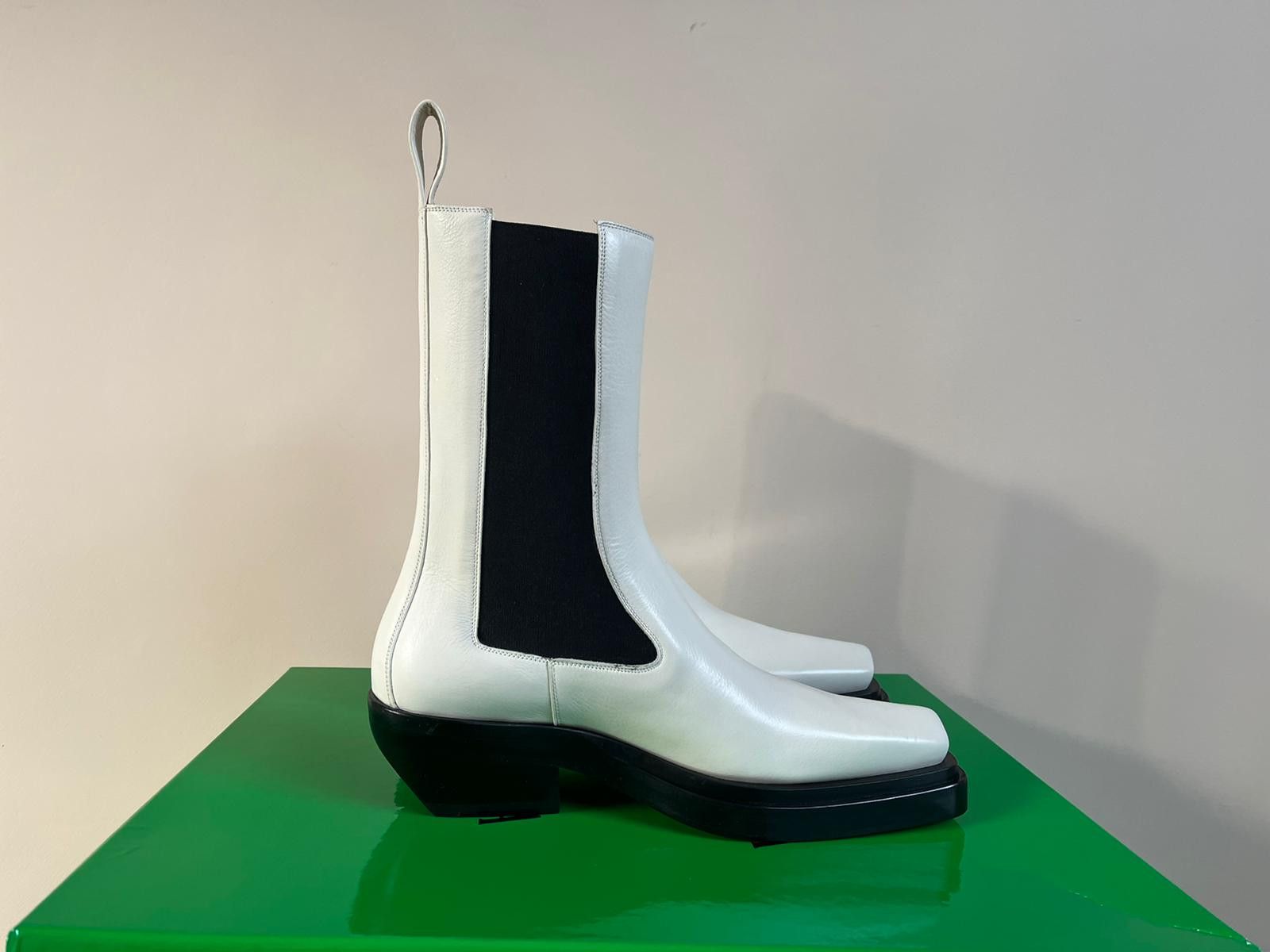 Bottega Veneta BV Lean Boot in Wax / White Size US 10 / EU 43 - 15 Thumbnail