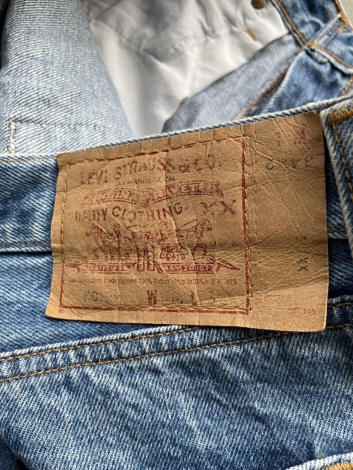 Levi's Vintage Levis 501 1996 USA Stone Wash Denim Size US 32 / EU 48 - 9 Thumbnail