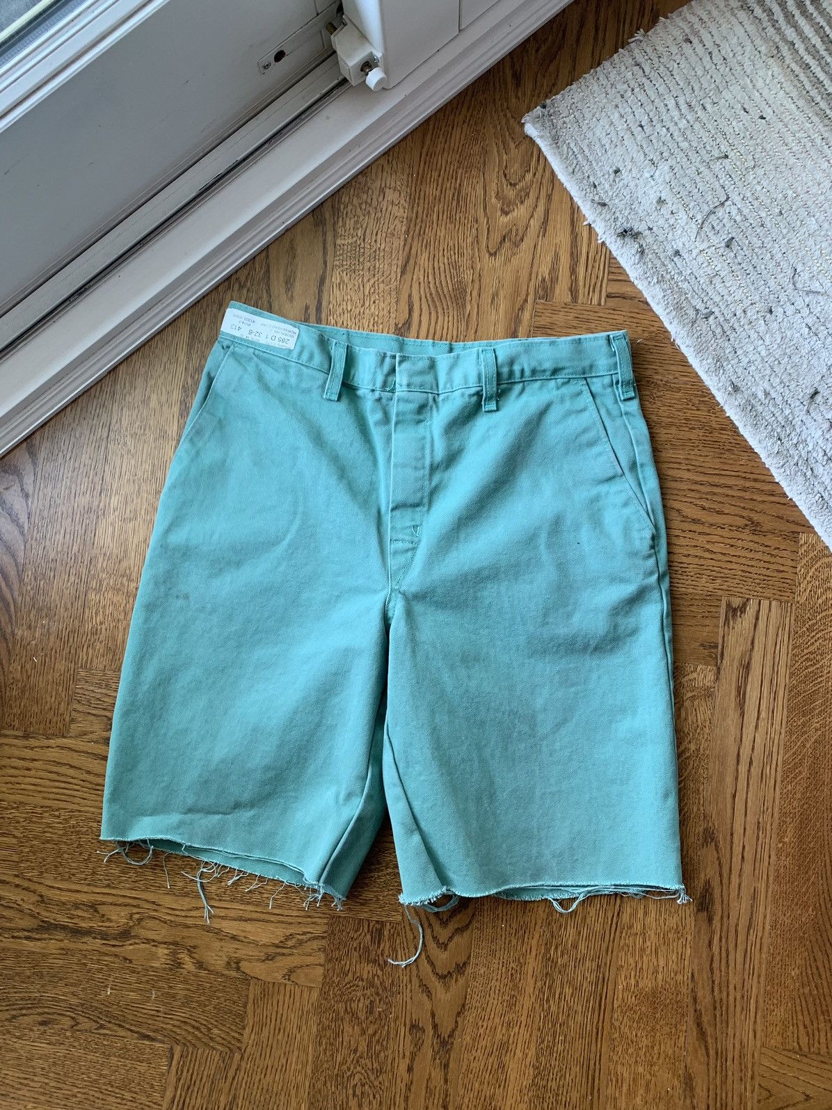 Carhartt × Vintage Vintage Cutoff Work Shorts Mint 90s Canvas Workwear Raw Jort Size US 32 / EU 48 - 16 Thumbnail