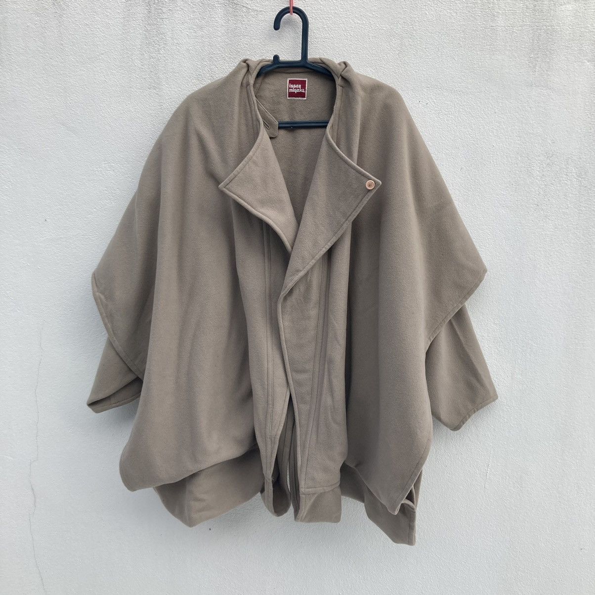 Issey Miyake × Vintage VINTAGE ISSEY MIYAKE HOODED CAPES PONCHO Size US L / EU 52-54 / 3 - 1 Thumbnail