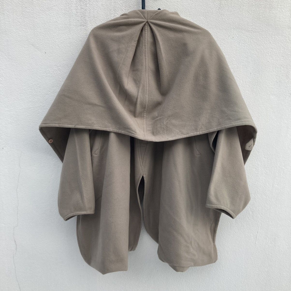 Issey Miyake × Vintage VINTAGE ISSEY MIYAKE HOODED CAPES PONCHO Size US L / EU 52-54 / 3 - 2 Thumbnail