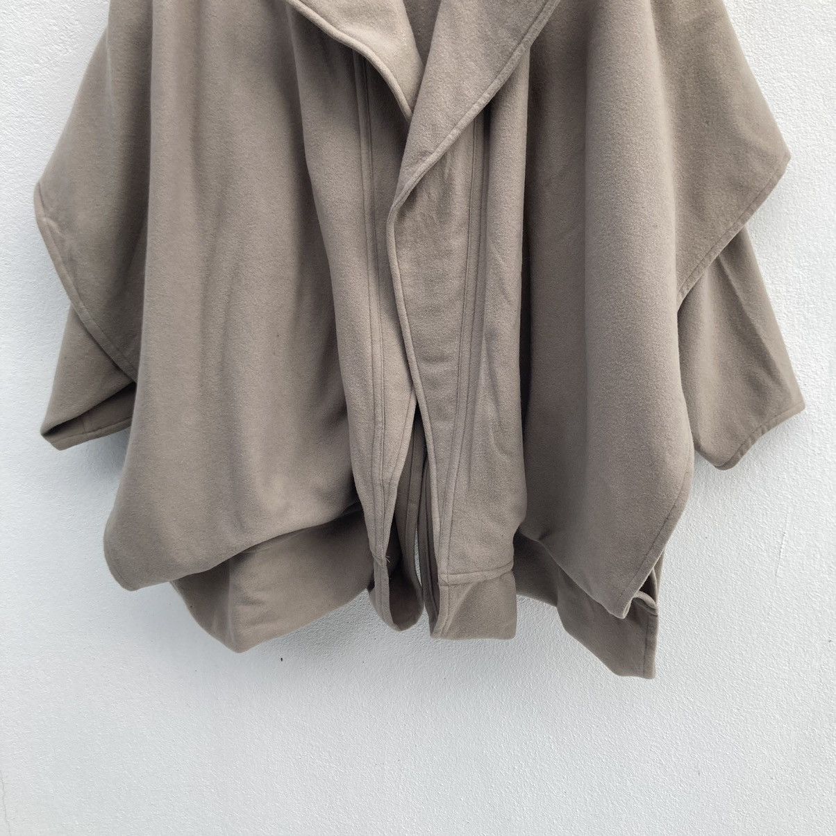 Issey Miyake × Vintage VINTAGE ISSEY MIYAKE HOODED CAPES PONCHO Size US L / EU 52-54 / 3 - 5 Thumbnail