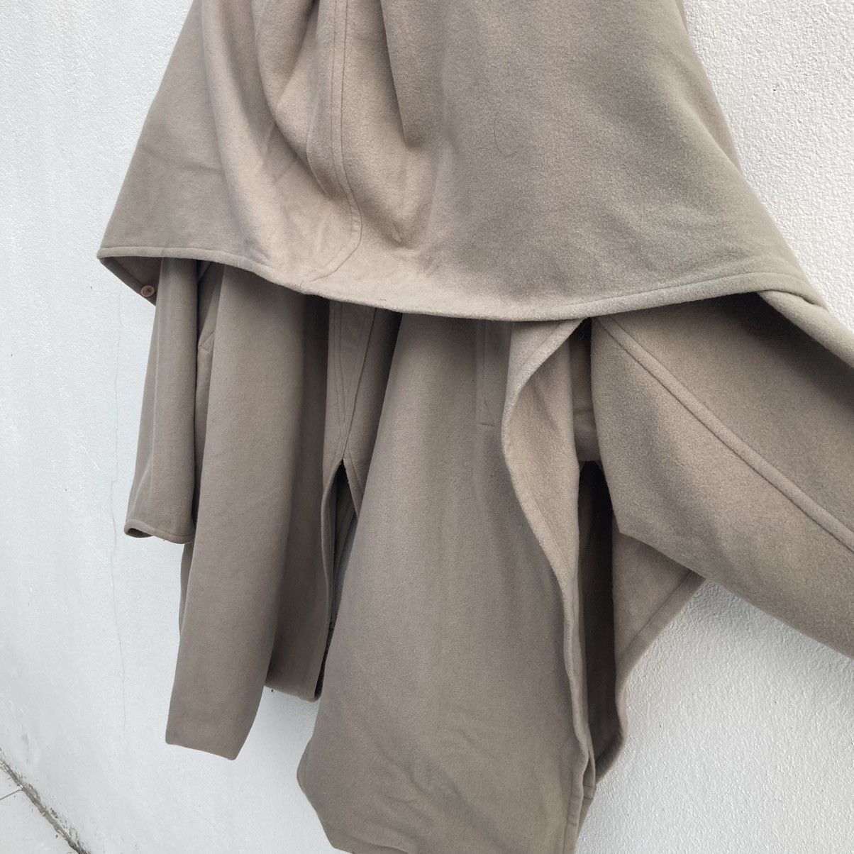 Issey Miyake × Vintage VINTAGE ISSEY MIYAKE HOODED CAPES PONCHO Size US L / EU 52-54 / 3 - 7 Thumbnail