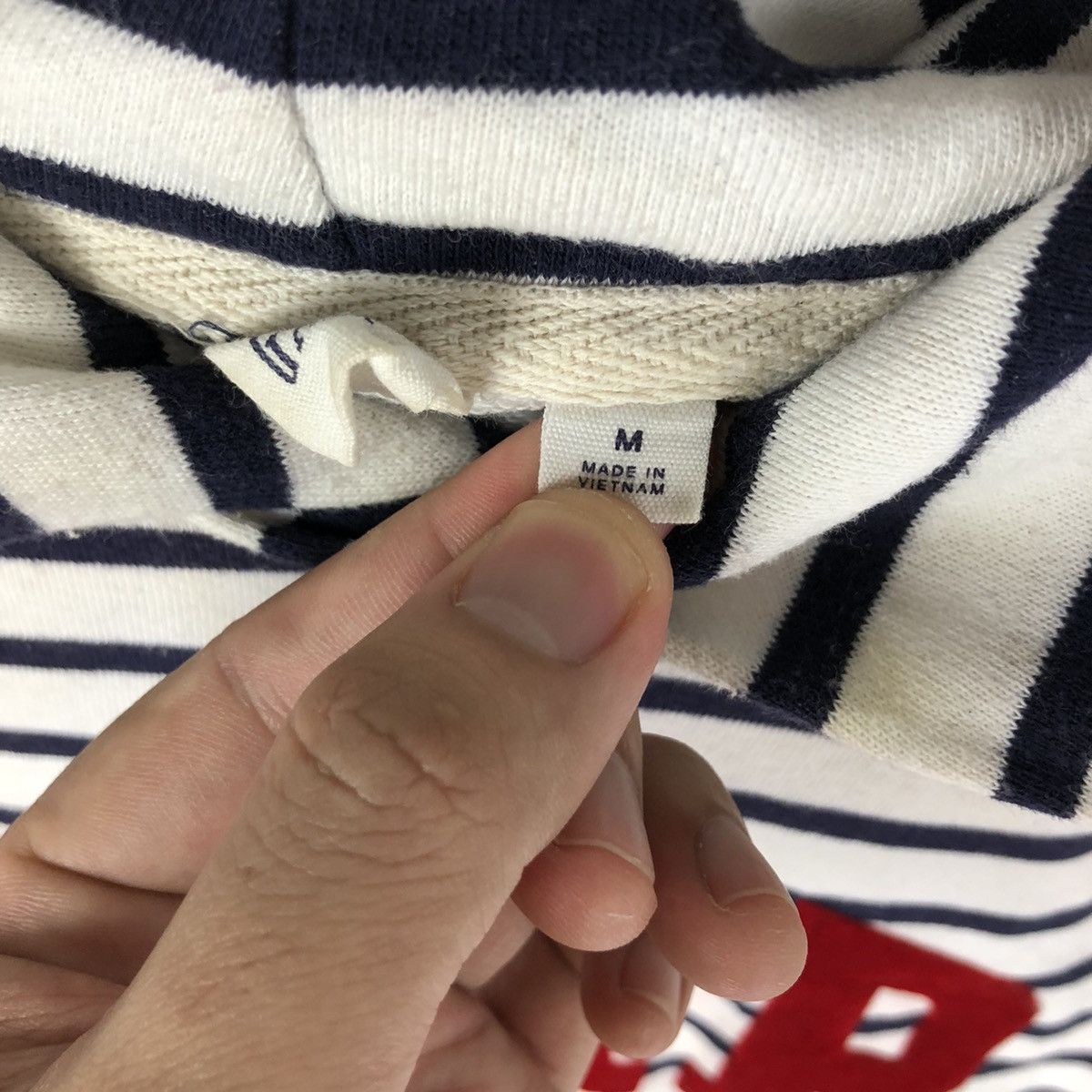 Gap × Vintage Pick!! Vintage GAP Stripes Embroidery Hoodie Gap Sweater Size US M / EU 48-50 / 2 - 3 Thumbnail