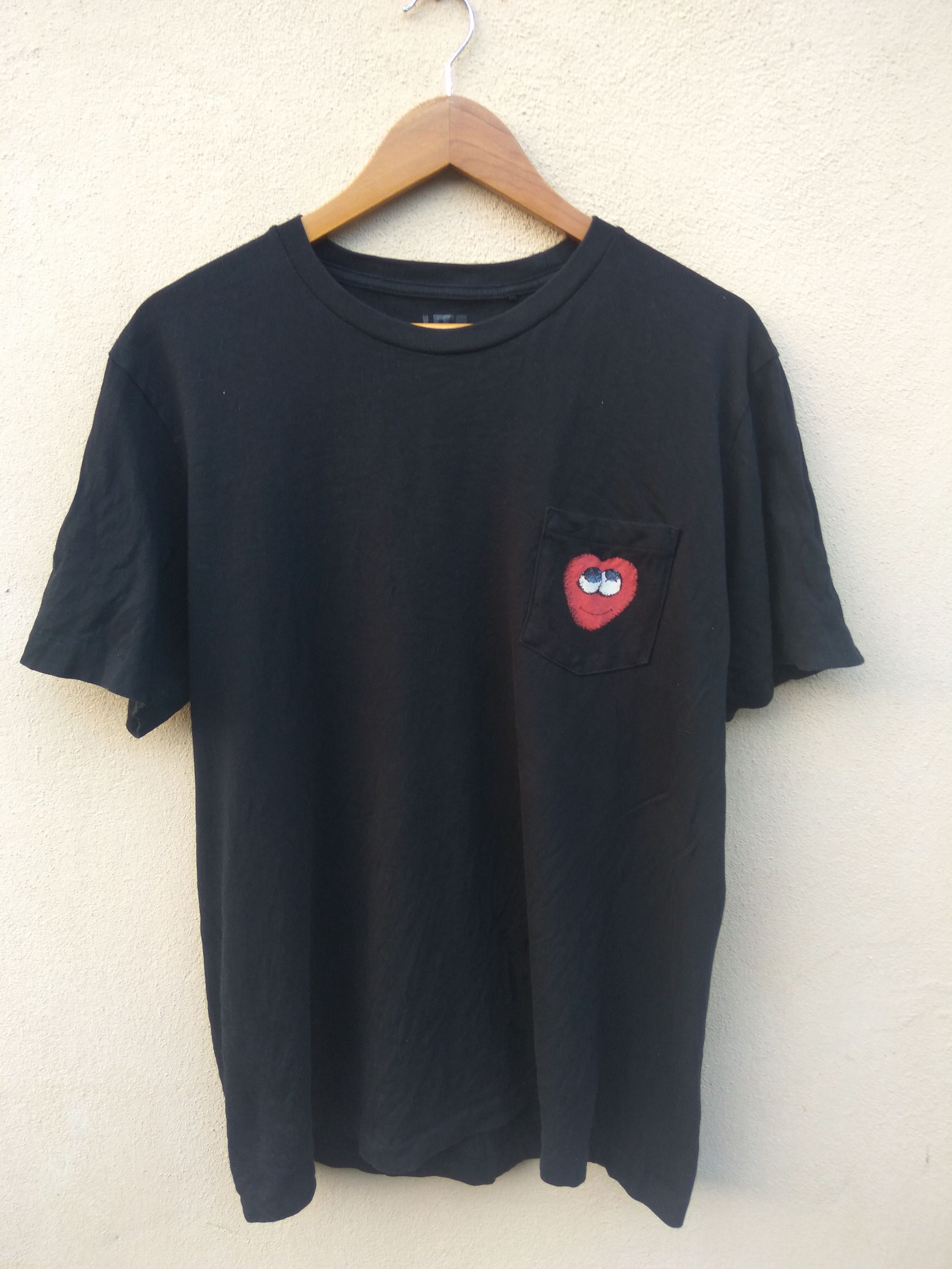 Kaws × Uniqlo Kaws X Uniqlo tee Size US L / EU 52-54 / 3 - 1 Thumbnail