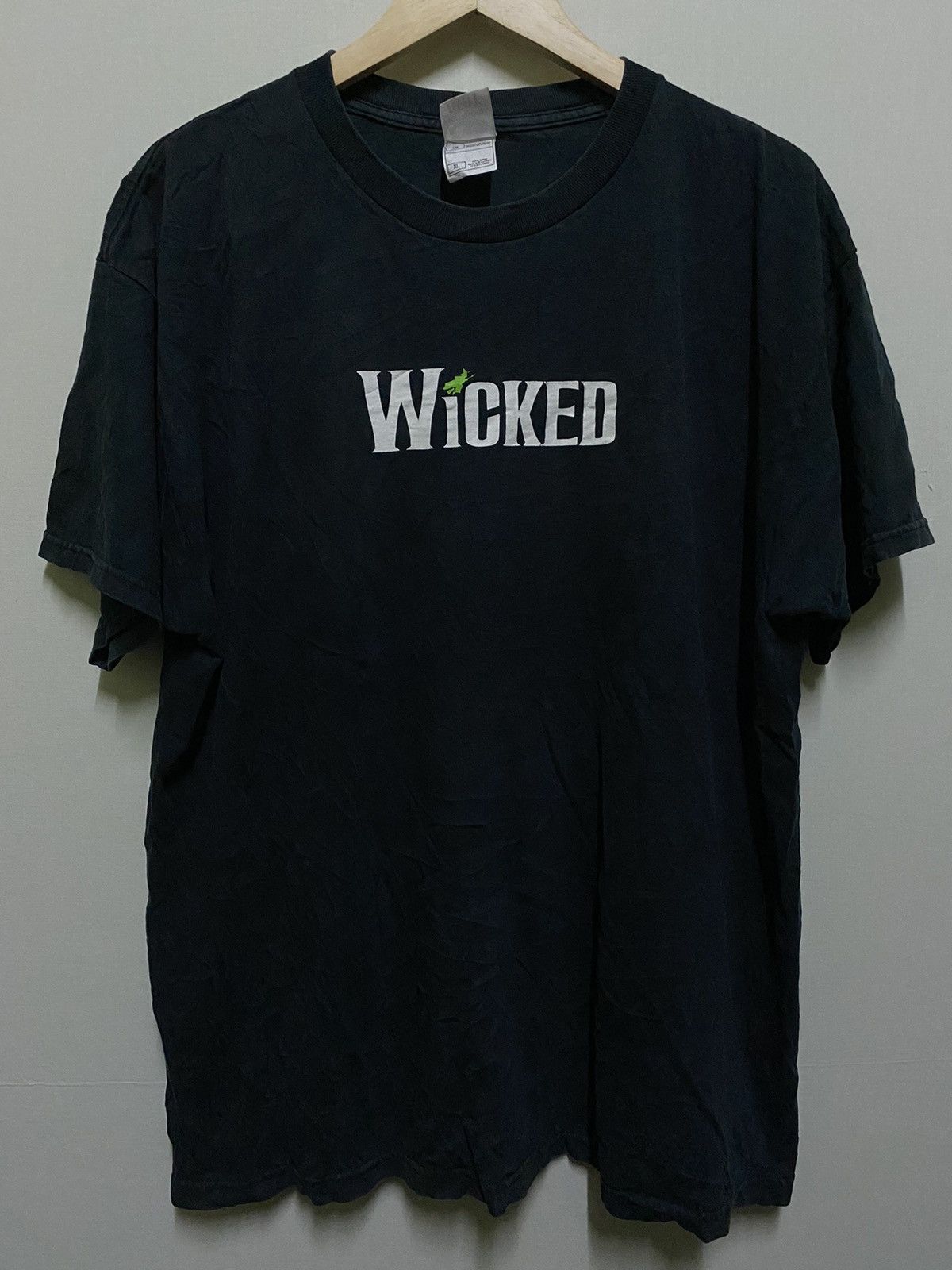 Band Tees Wicked Musical by Winnie Holzman Size US XL / EU 56 / 4 - 1 Thumbnail