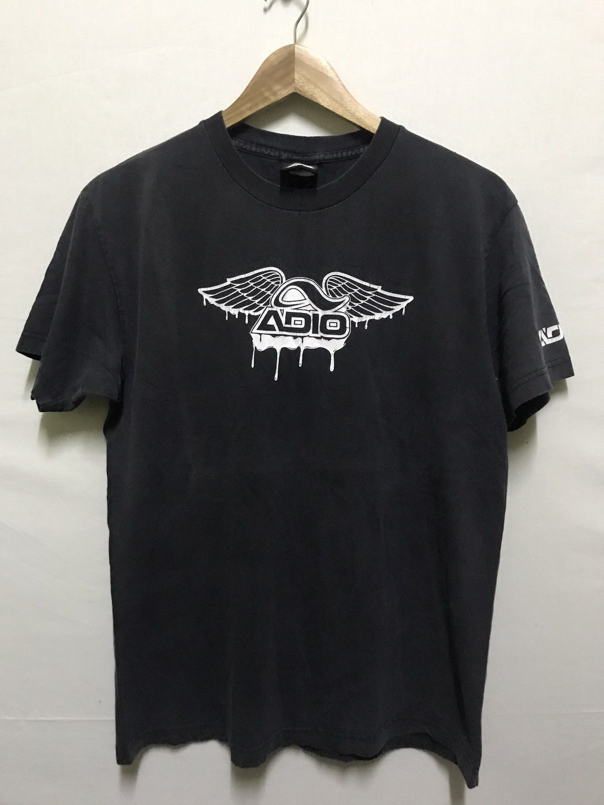 Santa Cruz Skateboards Vintage Adio Sun Faded Thrashed Size US M / EU 48-50 / 2 - 1 Thumbnail
