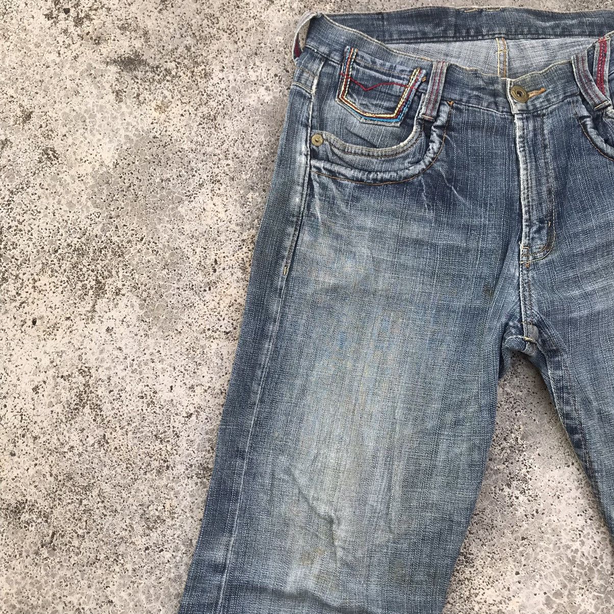 Japanese Brand Vintage Distressed Buckle Back Faded Jeans Pants Size US 32 / EU 48 - 4 Thumbnail