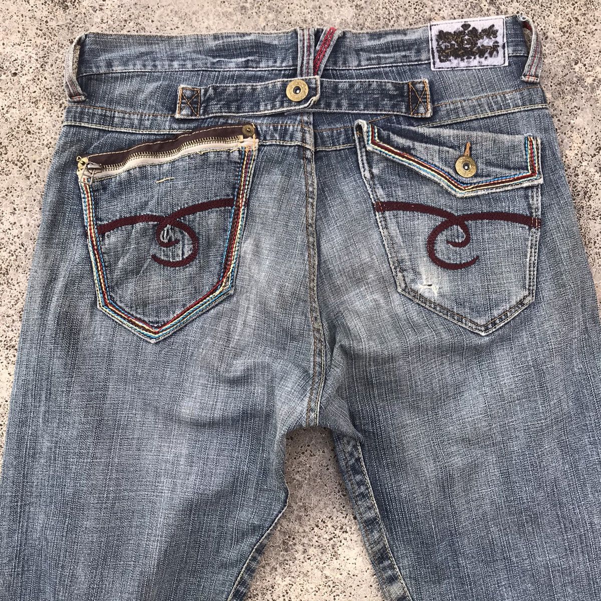 Japanese Brand Vintage Distressed Buckle Back Faded Jeans Pants Size US 32 / EU 48 - 13 Thumbnail