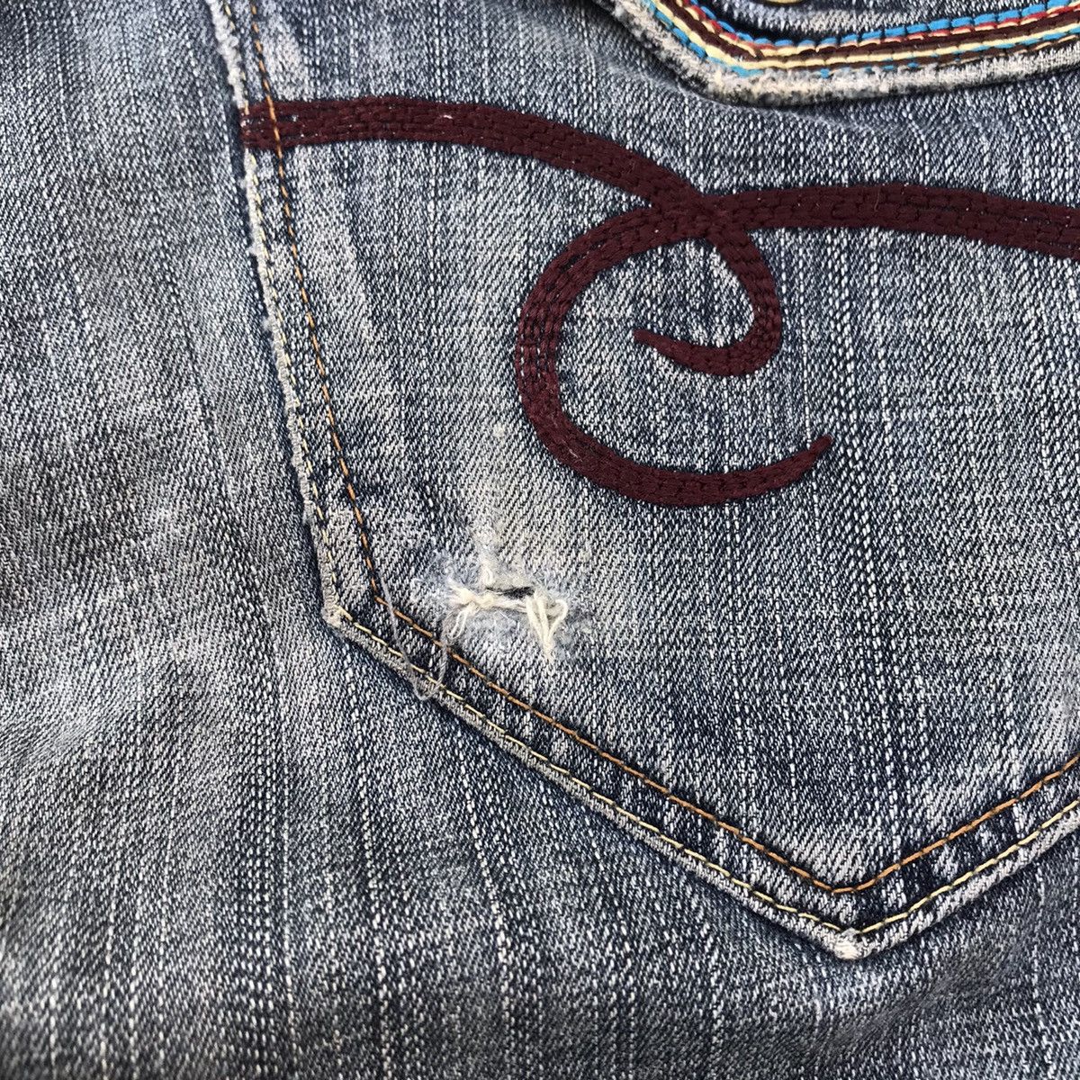 Japanese Brand Vintage Distressed Buckle Back Faded Jeans Pants Size US 32 / EU 48 - 11 Thumbnail