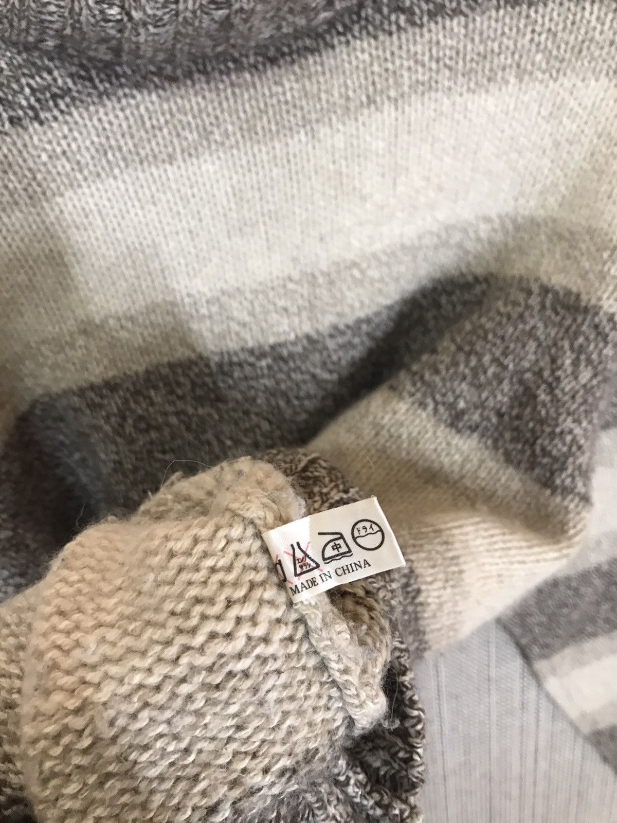 Alexander Julian ‼️COLOURS BY ALEXANDER JULIAN KNITWEAR STPIRE‼️ Size US L / EU 52-54 / 3 - 6 Thumbnail