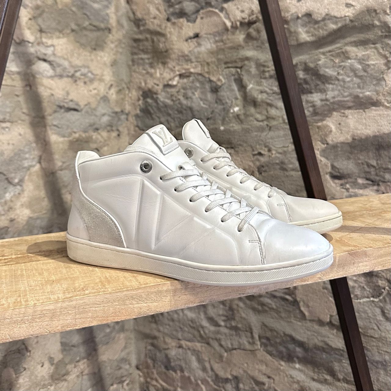 Louis Vuitton Louis Vuitton White Leather Suede Fuselage V Sneakers Size US 7.5 / EU 40-41 - 1 Thumbnail