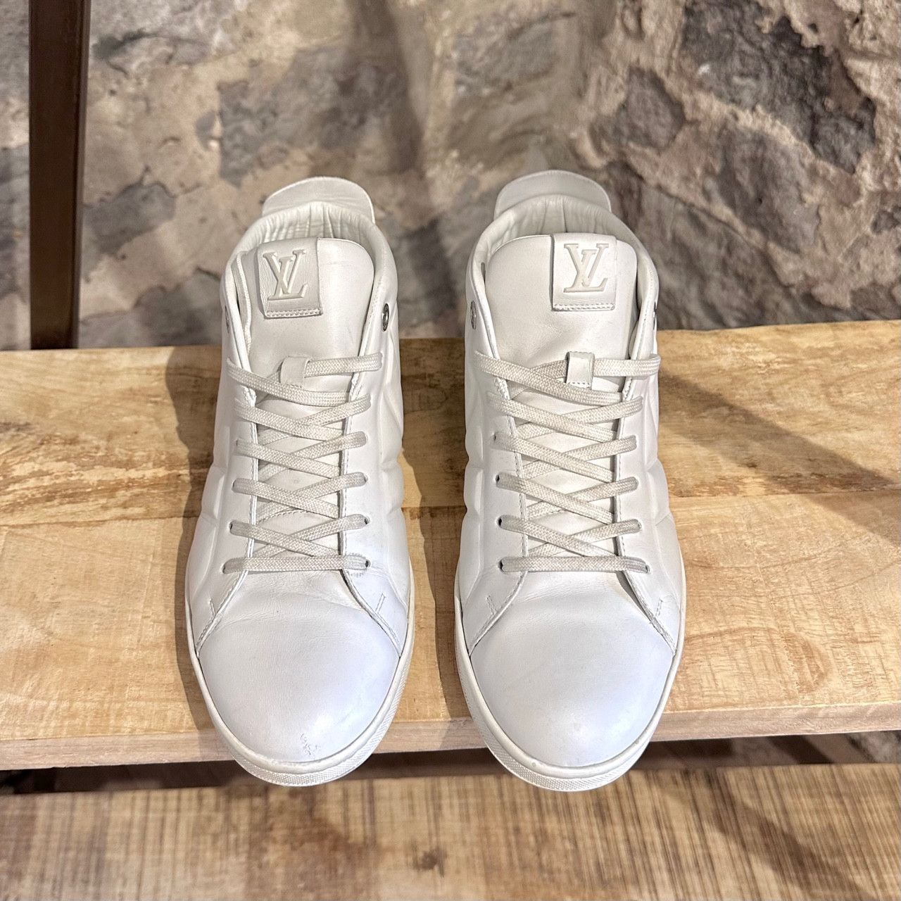 Louis Vuitton Louis Vuitton White Leather Suede Fuselage V Sneakers Size US 7.5 / EU 40-41 - 2 Thumbnail